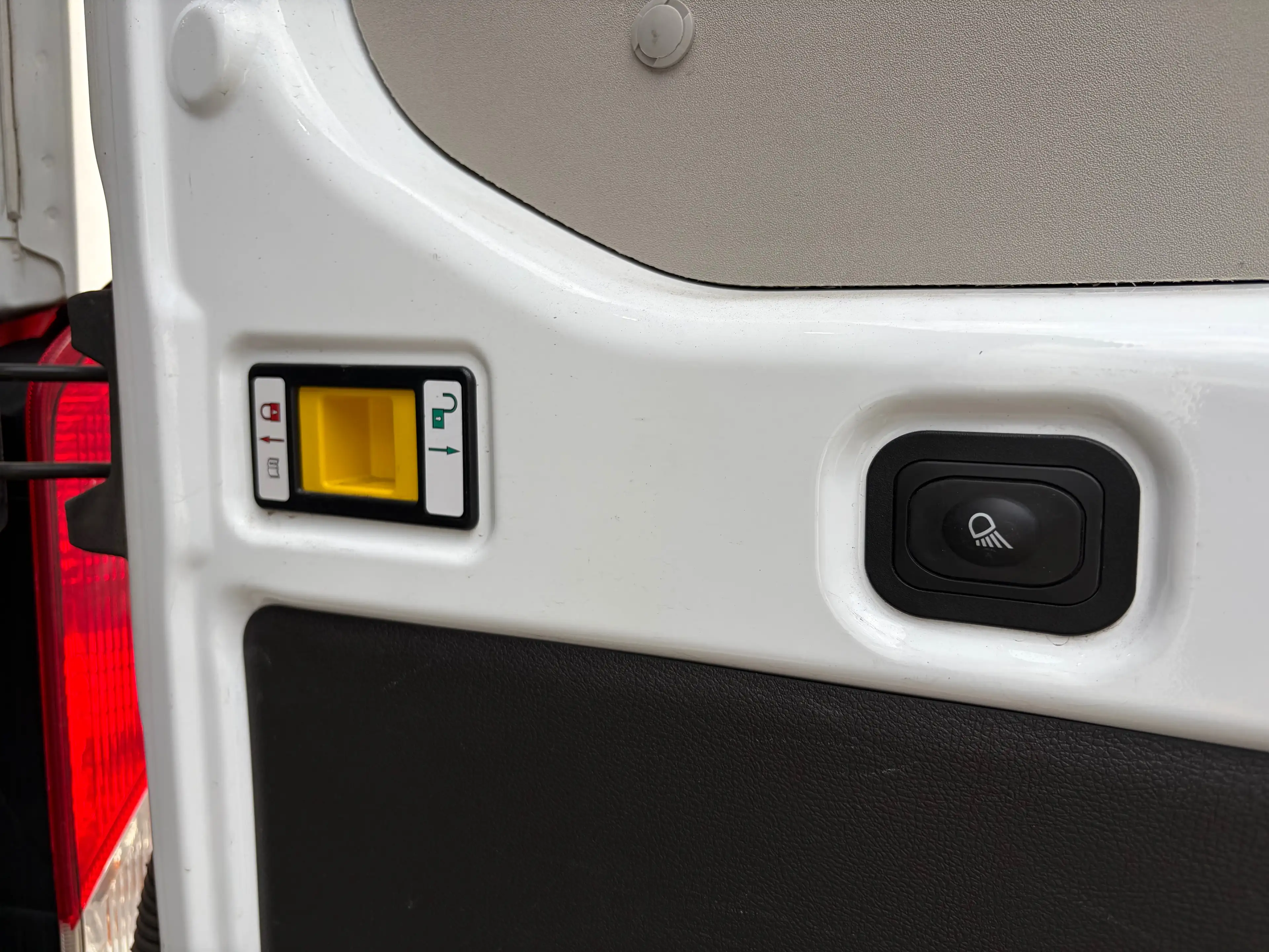 Ford Transit Transit 350 TDCi 350 L4H3 Lkw HA Basis — photo 11