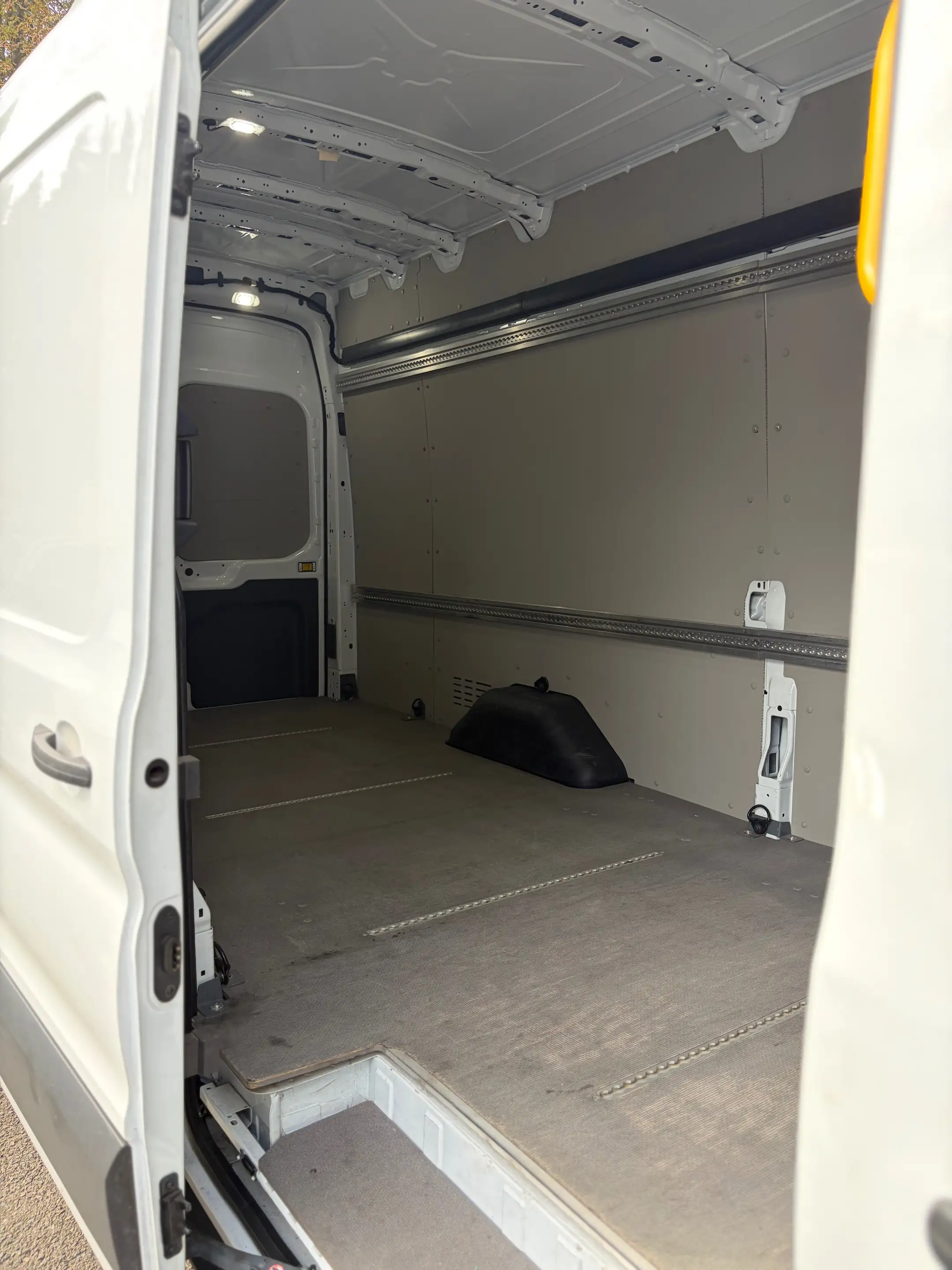 Ford Transit Transit 350 TDCi 350 L4H3 Lkw HA Basis — photo 7
