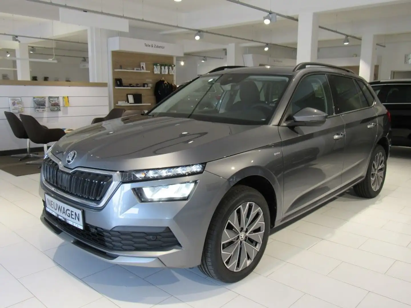 Skoda Kamiq Tour 1.0 TSI 81 kW DSG Gris - 1