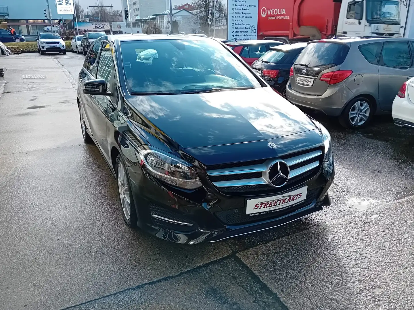 Mercedes-Benz B 200 Urban Klima Bordcomputer Sitzheizung Isofix Černá - 2