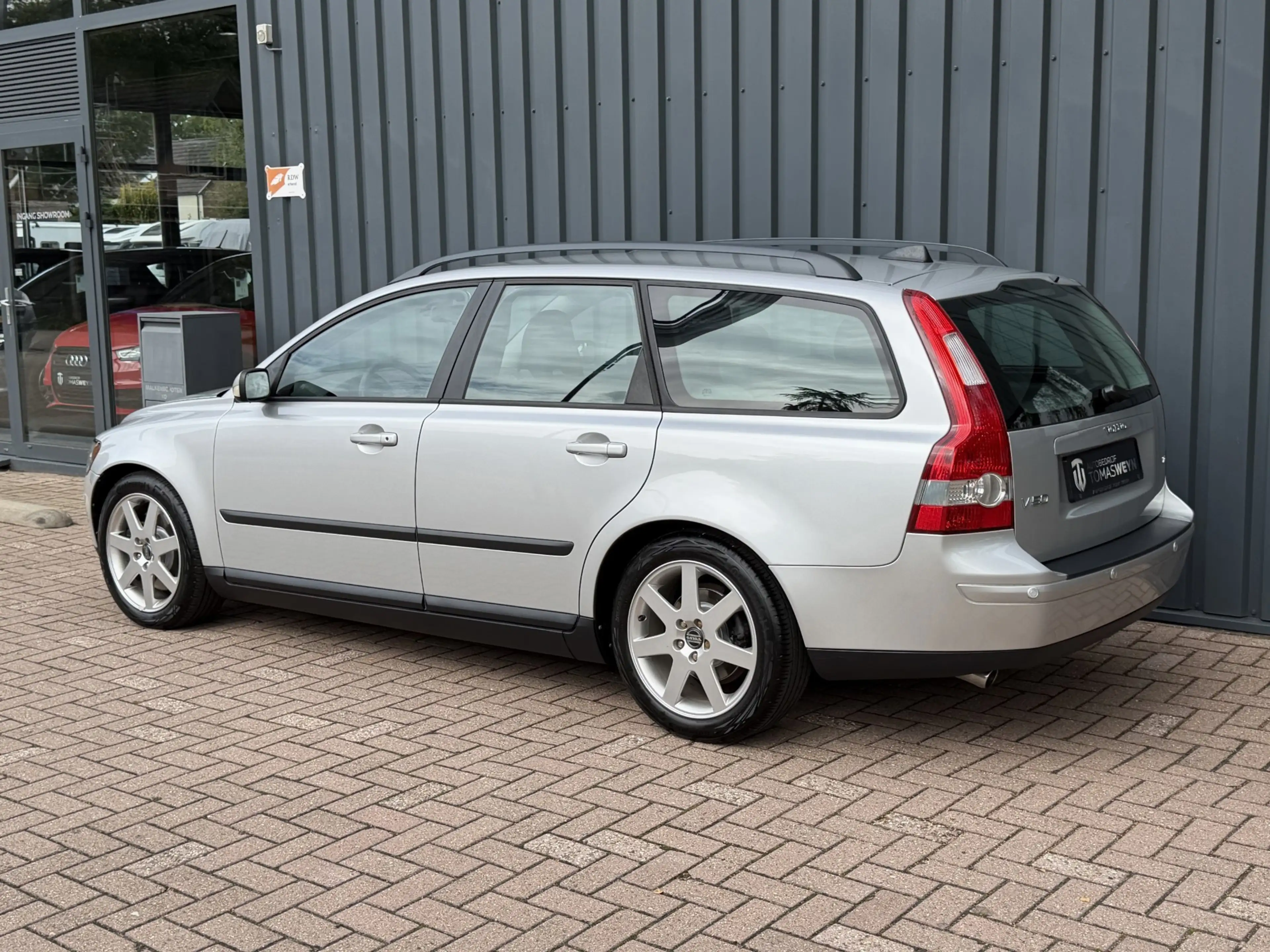 Volvo V50 2.5 T5 Momentum 1E EIG.!/DEALER OND.!/YOUNGTIMER!/ — photo 3