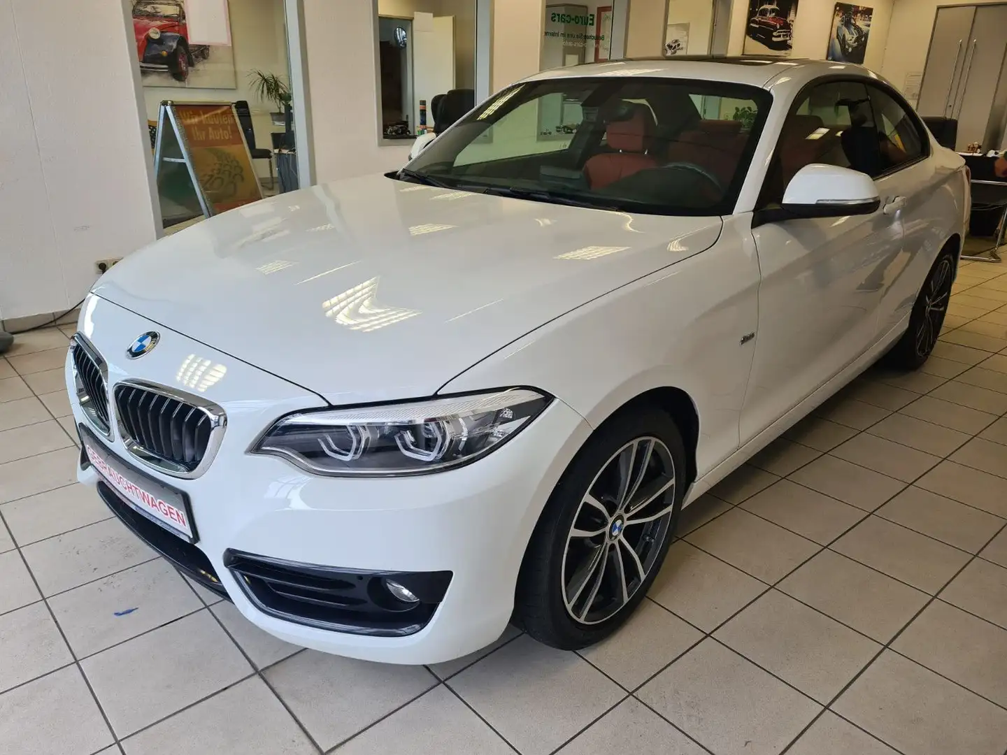 BMW 220 i Coupe Sport Line / NAVI / PDC / 1. Hand Wit - 1