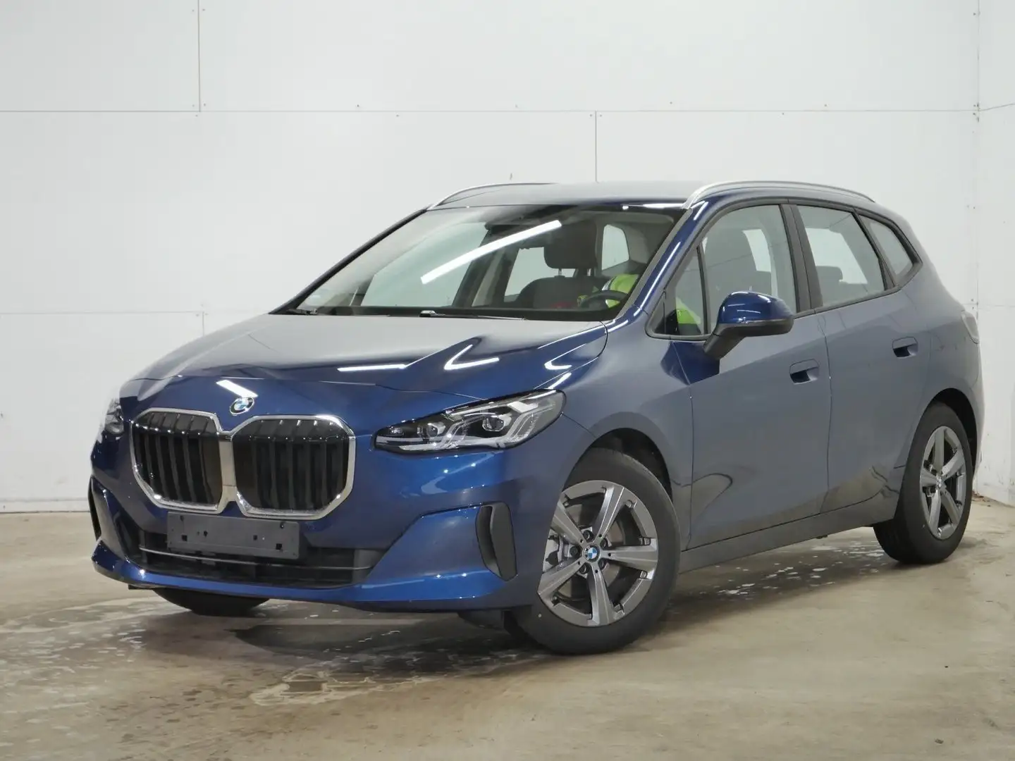 BMW 220 i Active Tourer Premiumpaket AHK Reling Blau - 1