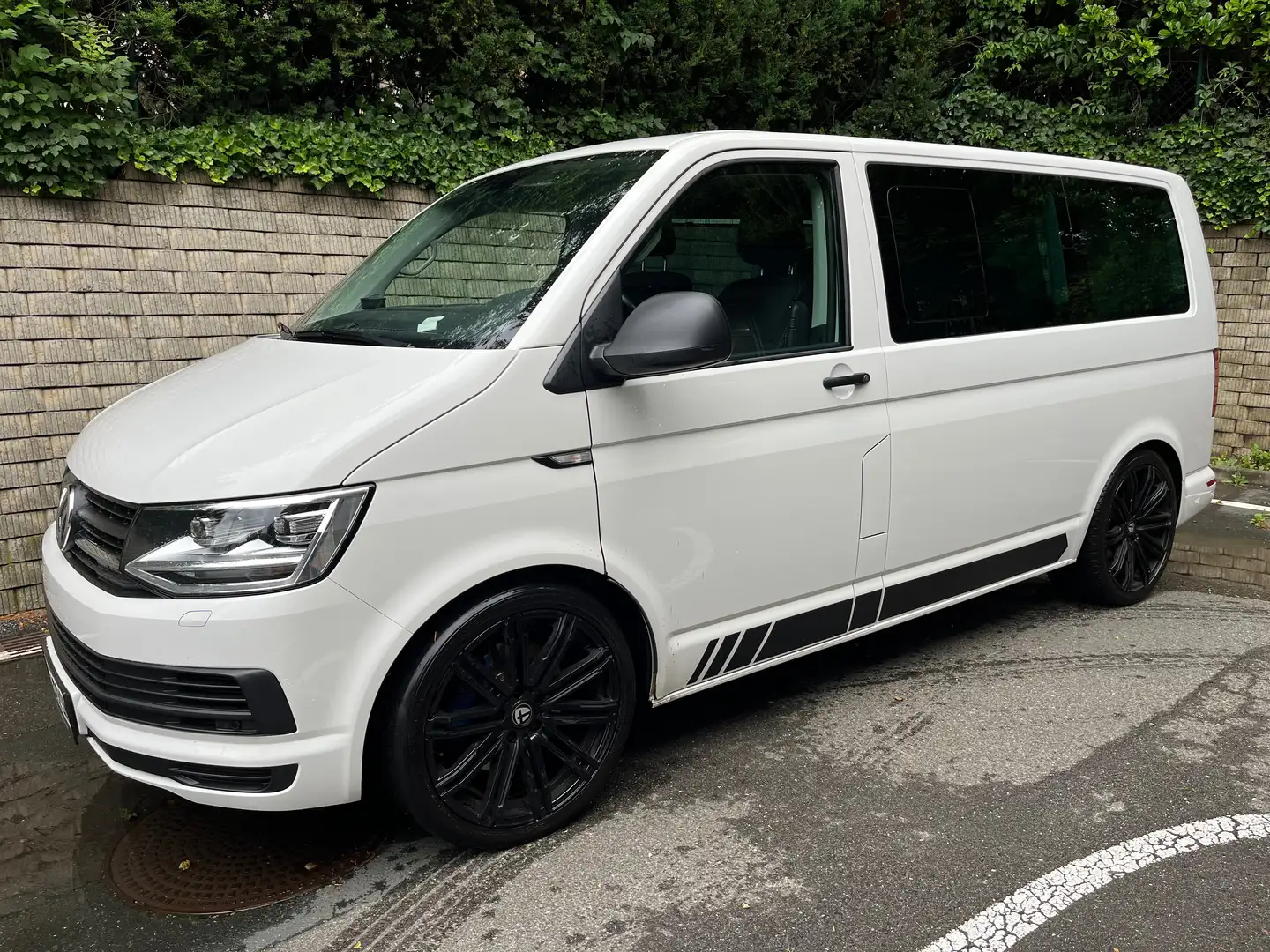 Volkswagen T6 Multivan Multivan Trendline 2,0 TDI 4Motion BMT Trendline Weiß - 1