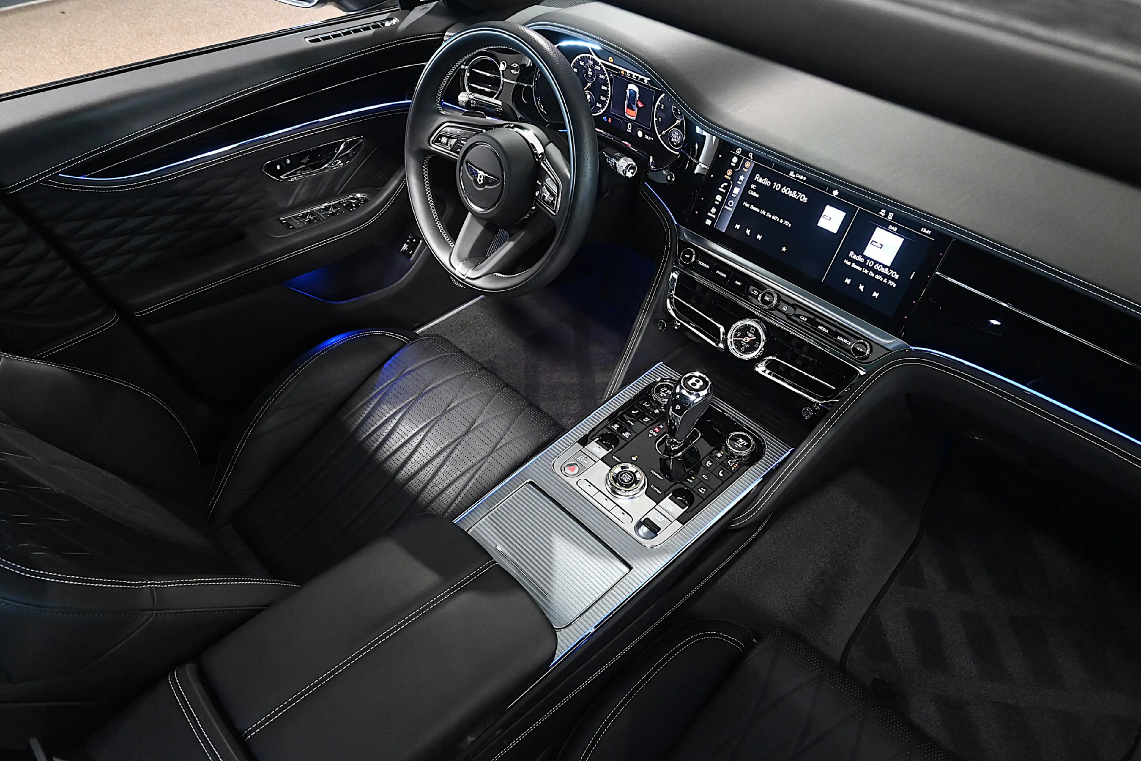 Bentley Flying Spur 6.0 W12 — photo 26
