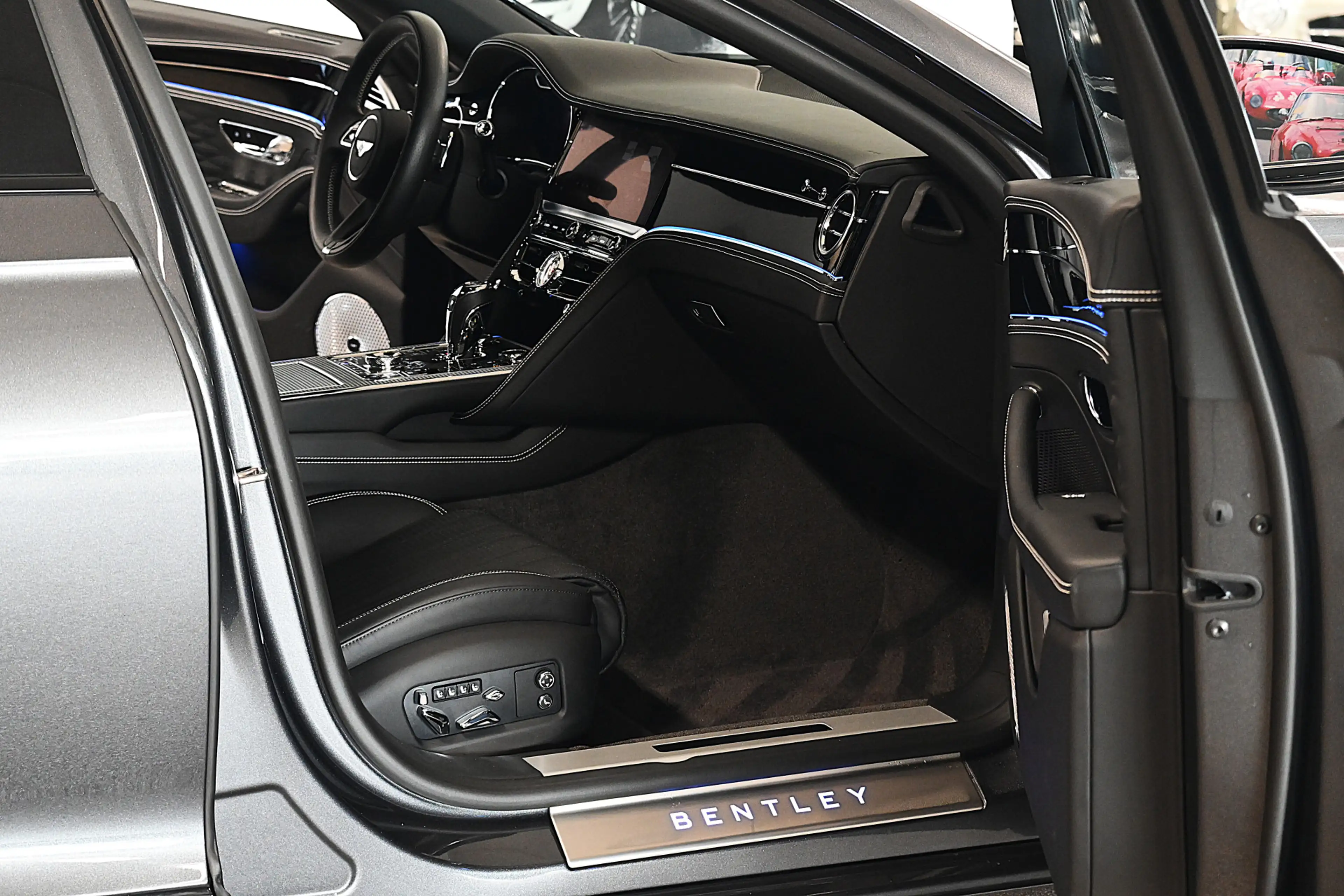Bentley Flying Spur 6.0 W12 — photo 8