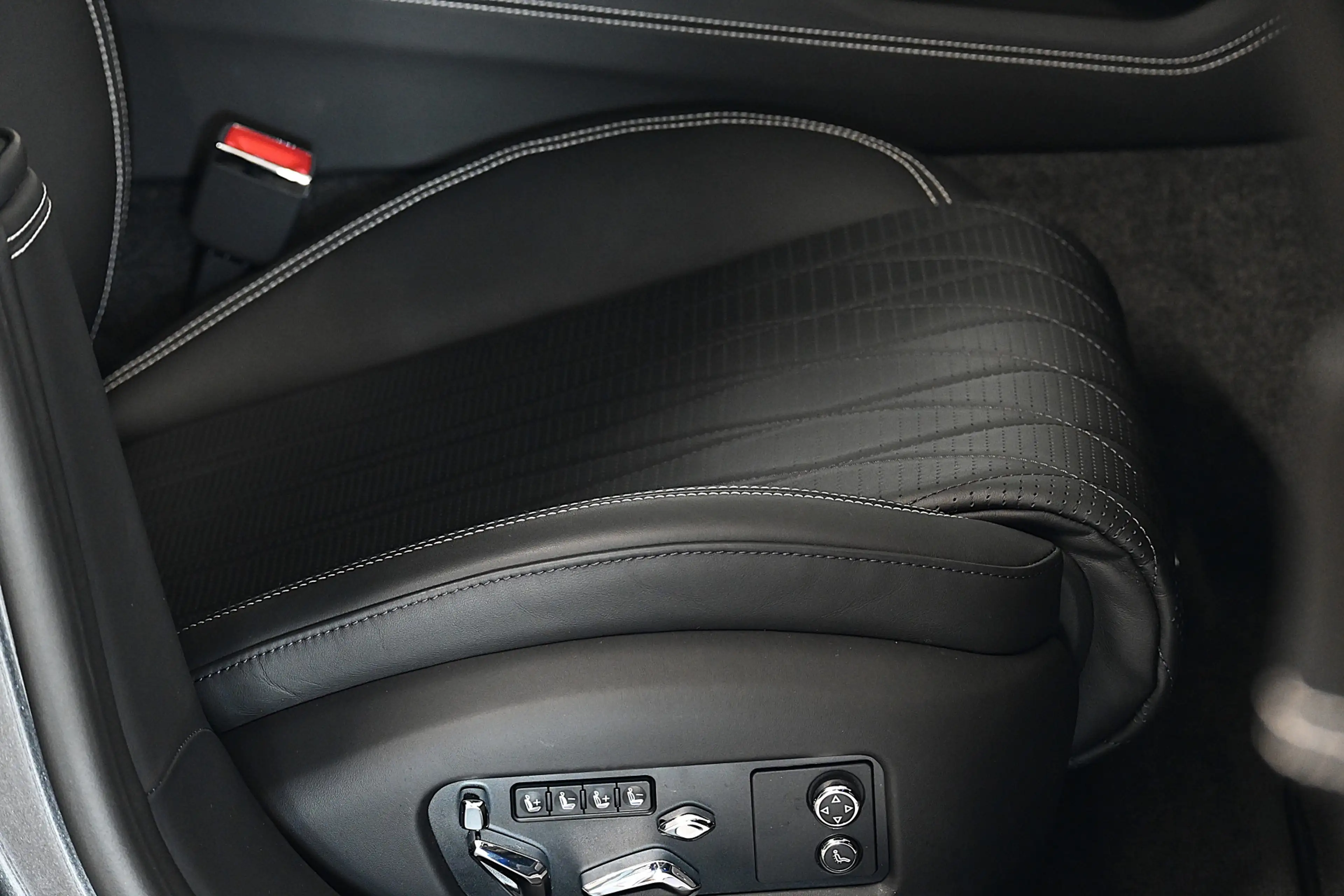 Bentley Flying Spur 6.0 W12 — photo 17