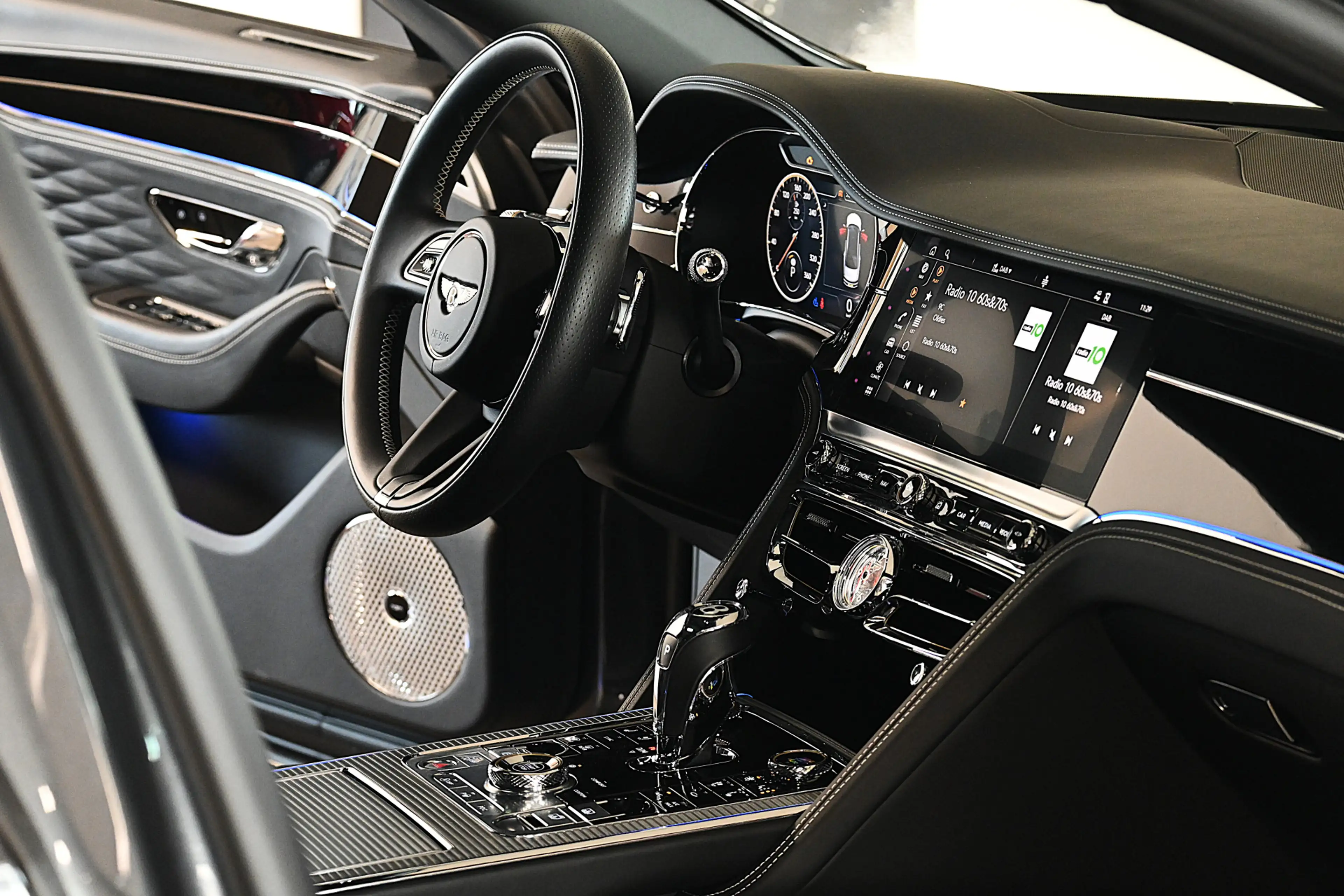 Bentley Flying Spur 6.0 W12 — photo 9