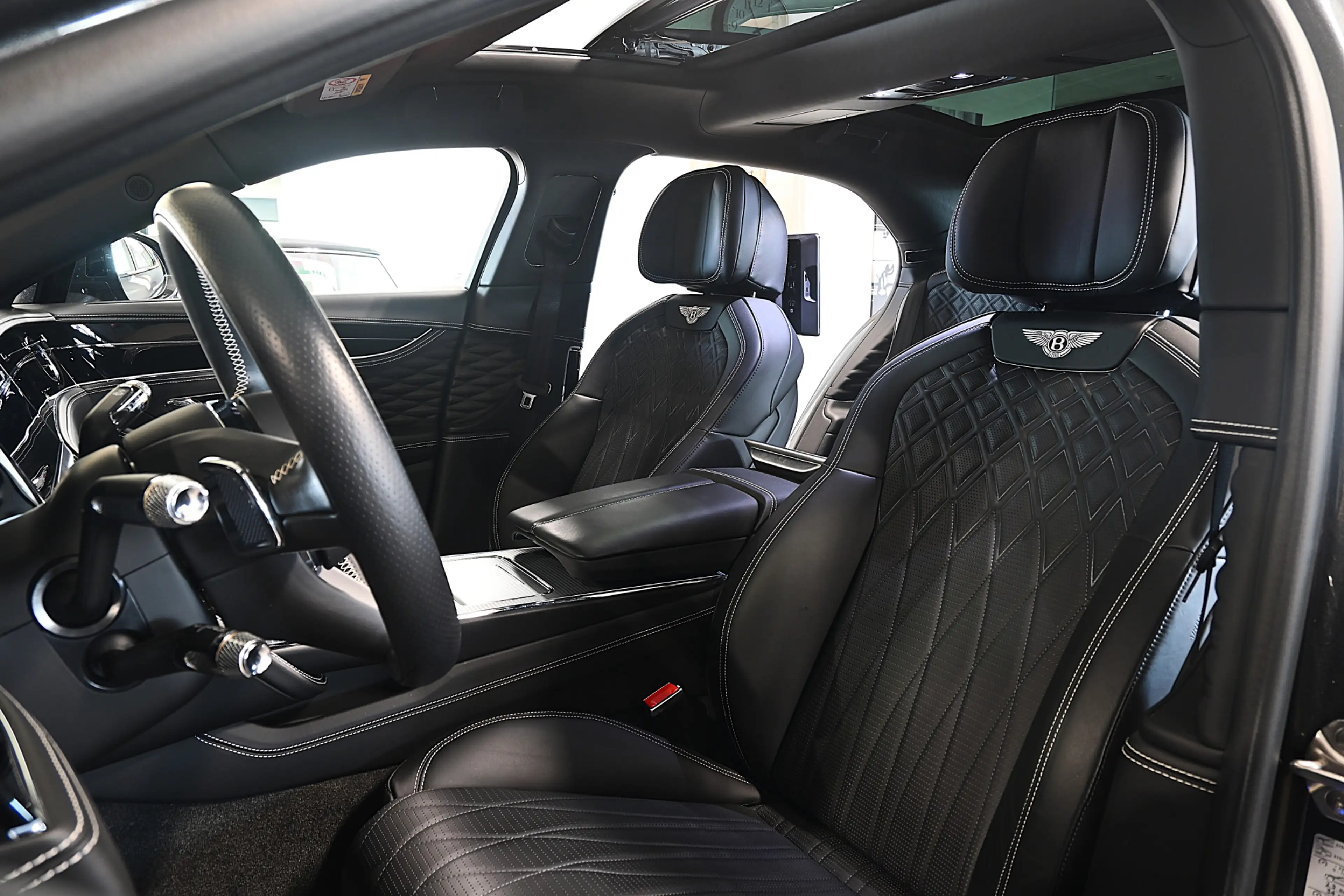 Bentley Flying Spur 6.0 W12 — photo 34