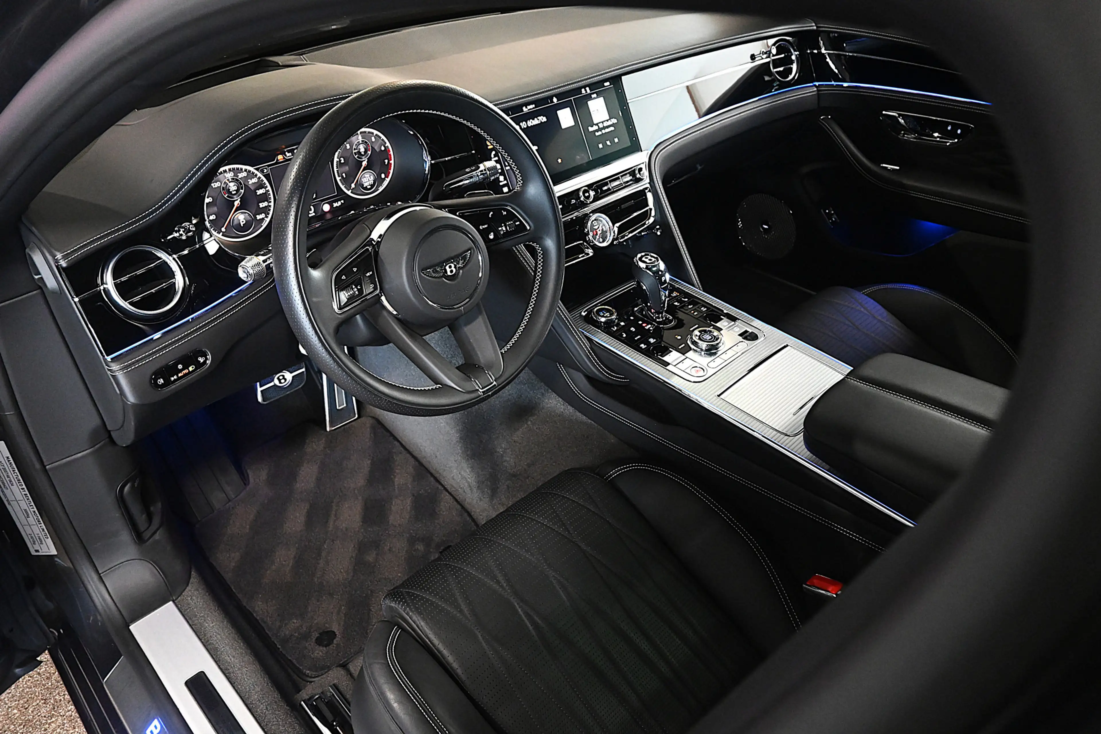 Bentley Flying Spur 6.0 W12 — photo 25