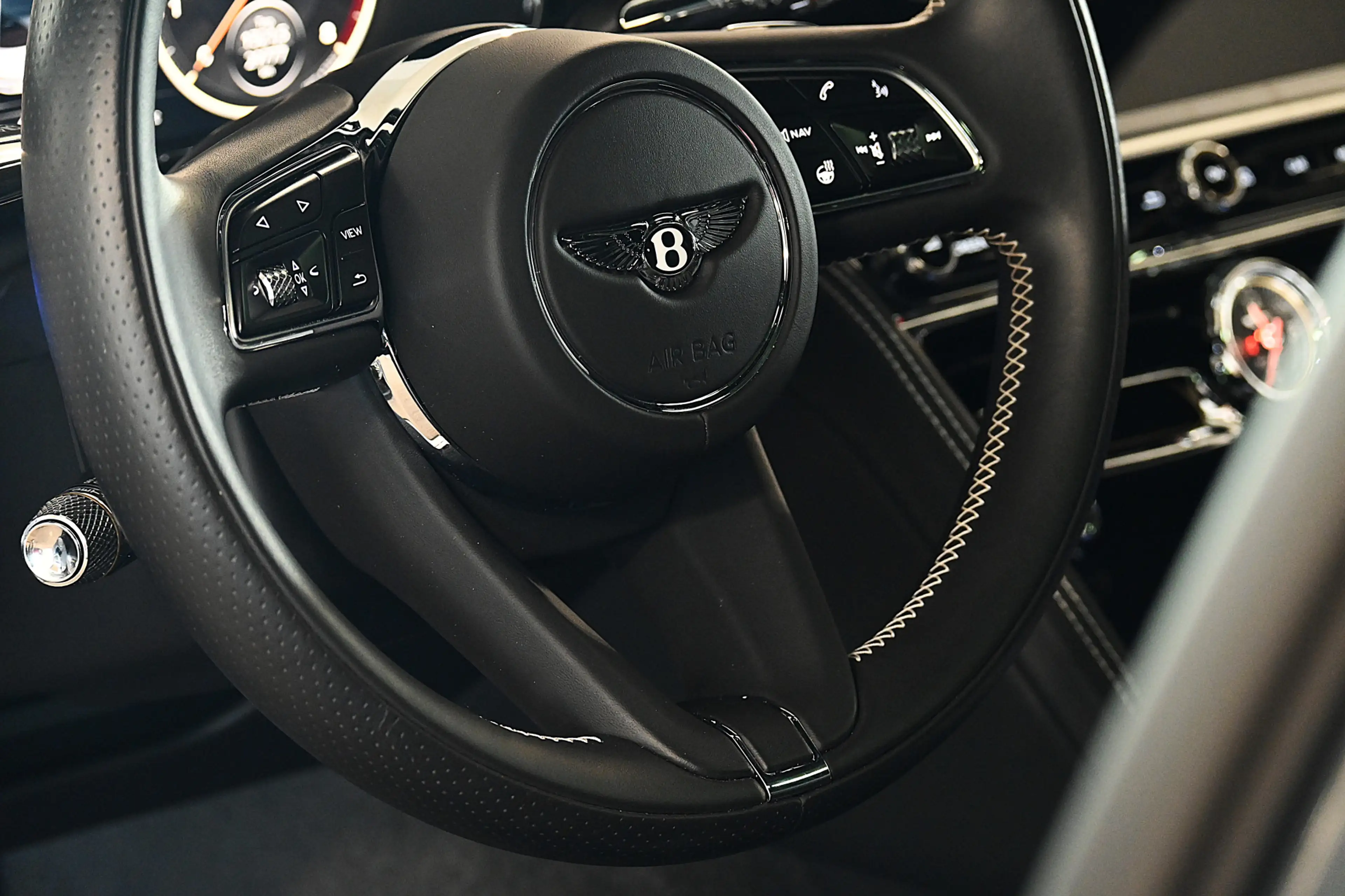 Bentley Flying Spur 6.0 W12 — photo 21