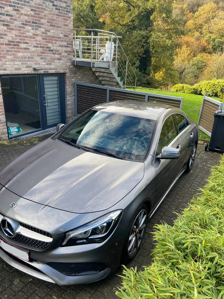 Mercedes-Benz CLA 180