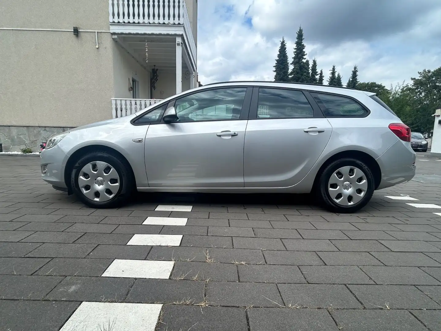 Opel Astra Sports Tourer 1.7 CDTI Sport 81kW Active* Stříbrná - 2