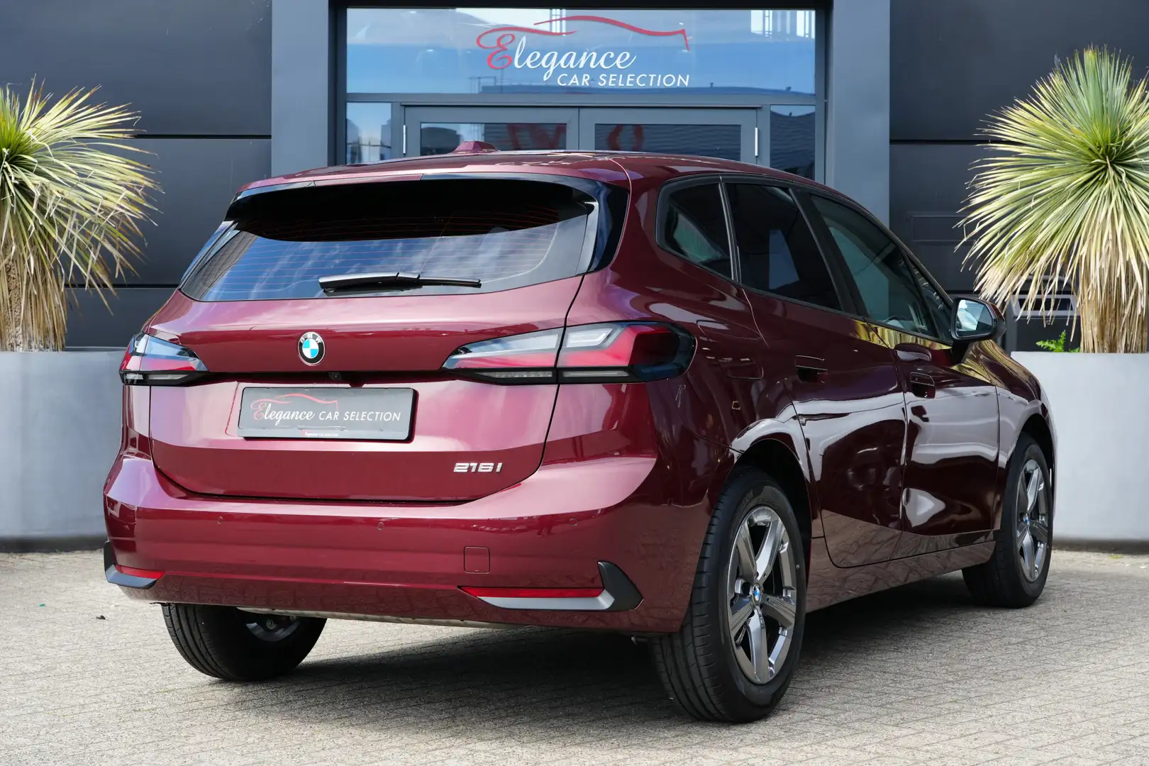 BMW 216 2-serie Active Tourer 216i 123pk Navigatie/Stoelve Rood - 2