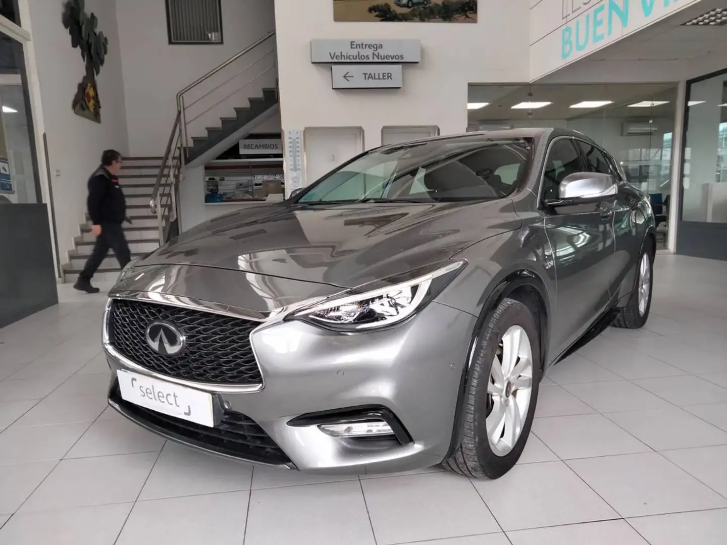 Infiniti Q30 2.2d Premium 7DCT Gris - 1
