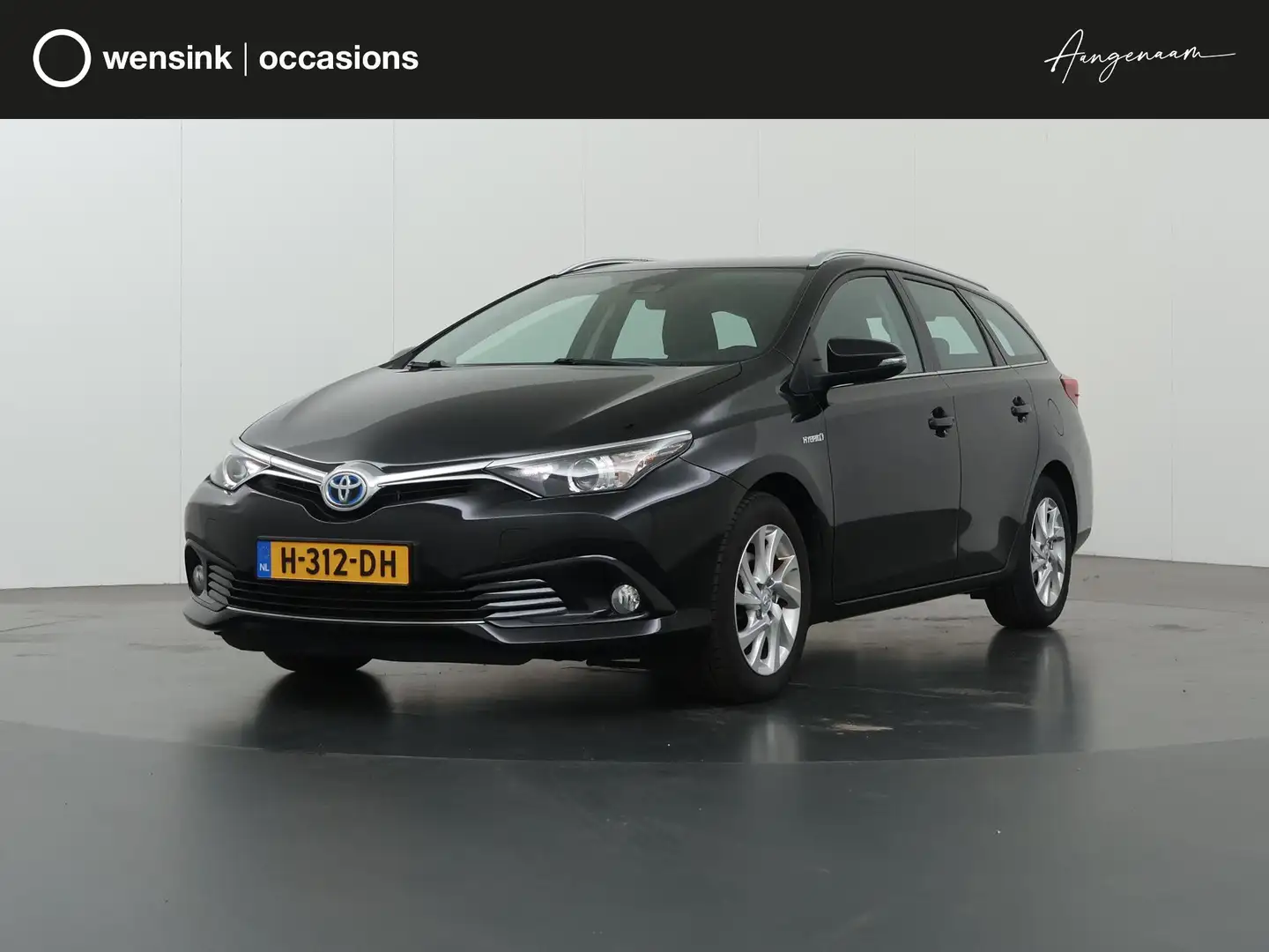 Toyota Auris Touring Sports 1.8 Hybrid Black Edition | Navigati Zwart - 1