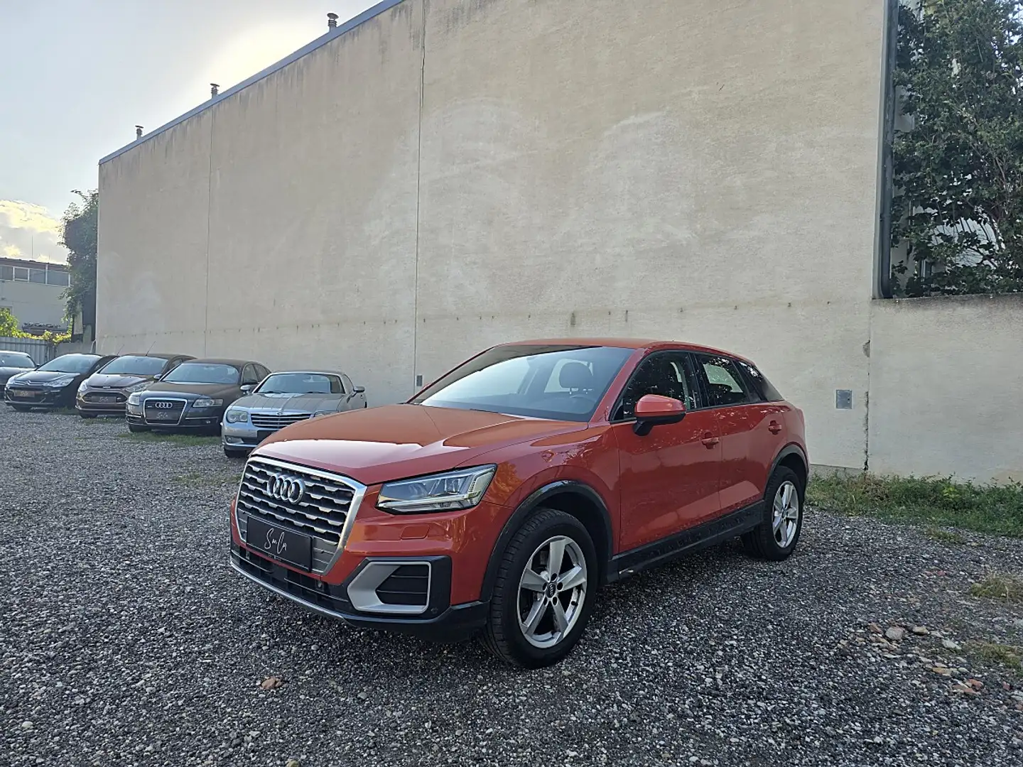 Audi Q2 1,6 TDI S-tronic LED Sitzheizung Einparkhilfe Orange - 1