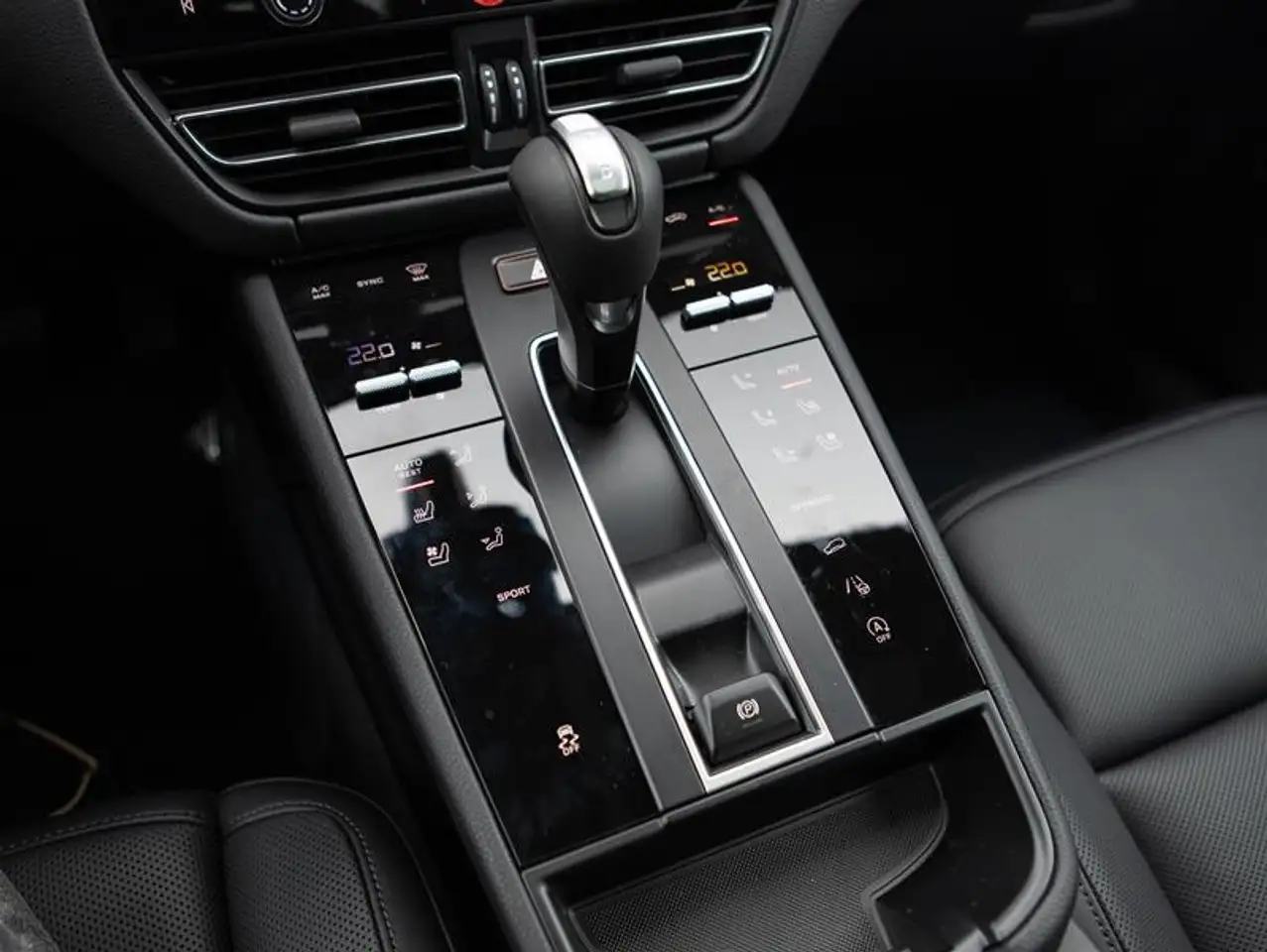 Porsche Macan снимка Porsche Macan