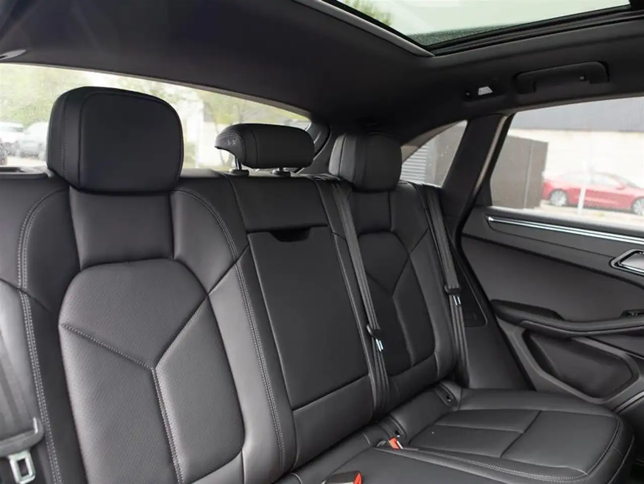 Porsche Macan снимка Porsche Macan