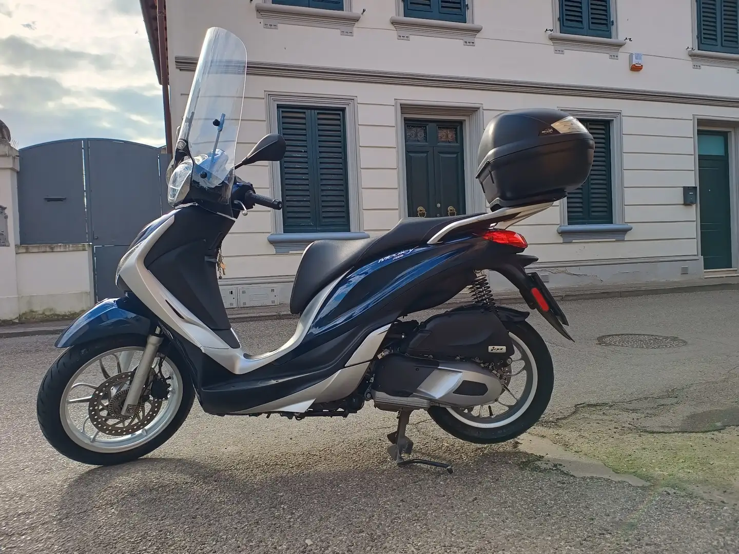 Piaggio Medley 150 Albastru - 2