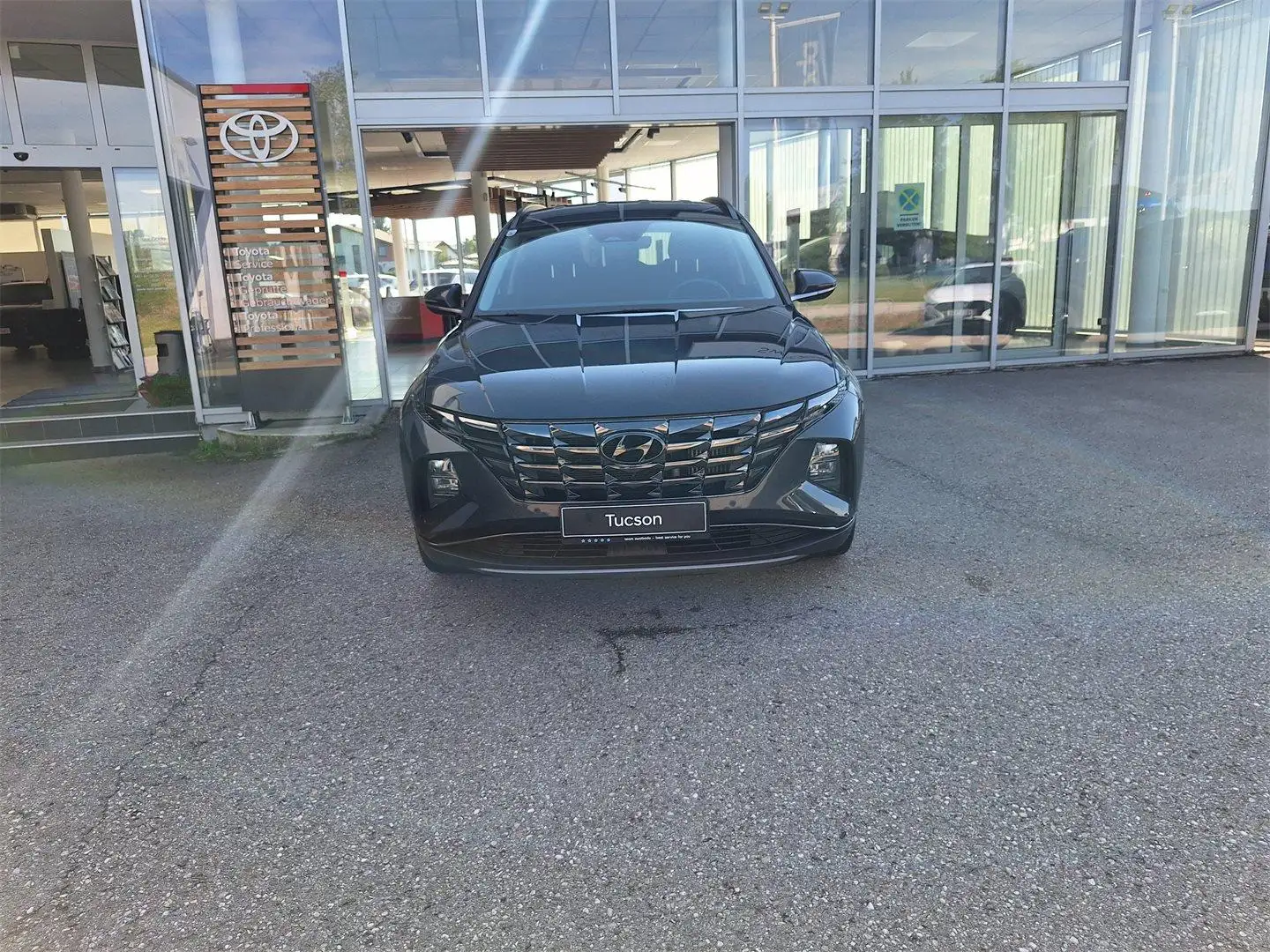 Hyundai TUCSON Tucson 1,6 T-GDI 2WD 48V Trend Line DCT Grau - 2