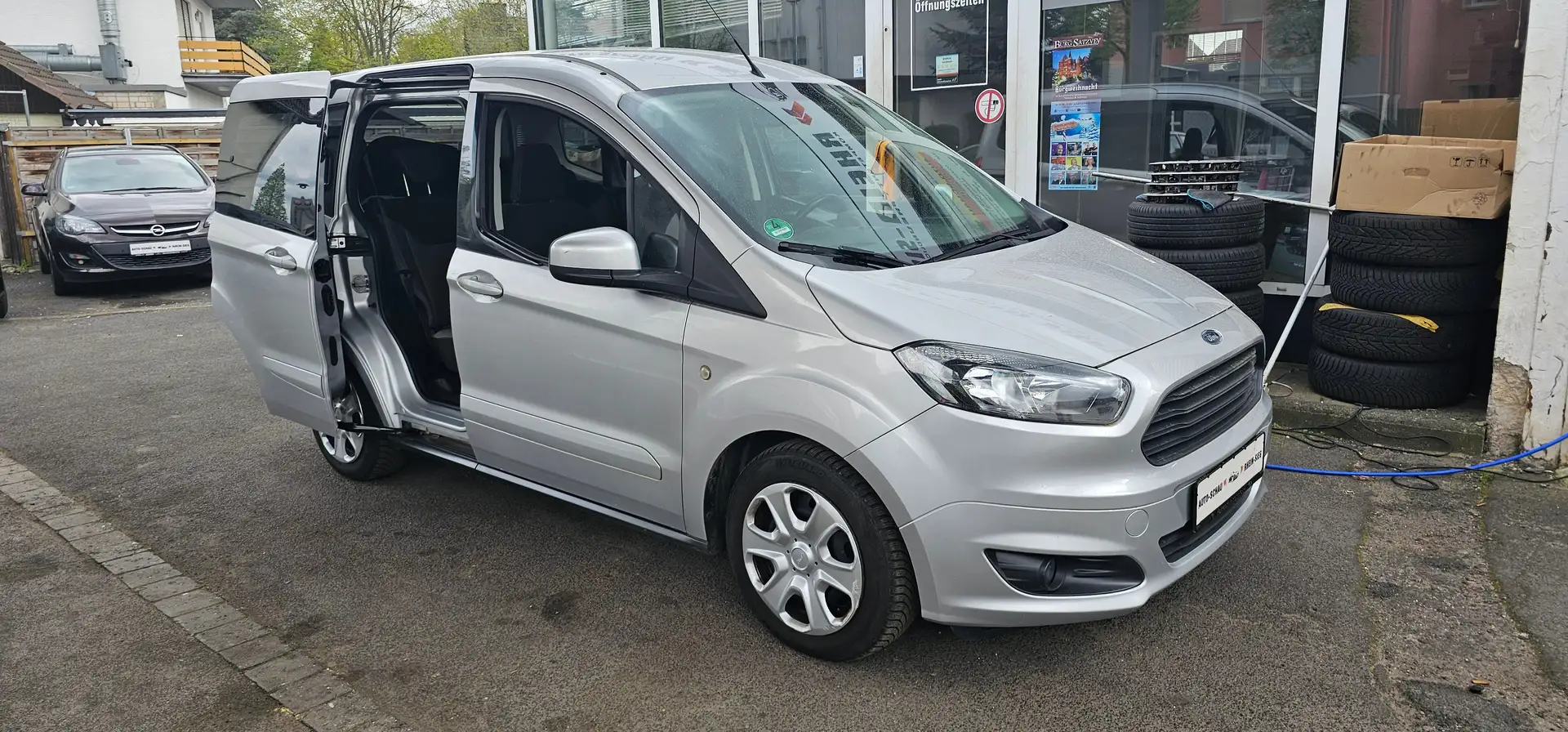 Ford Tourneo Courier Trend - 2