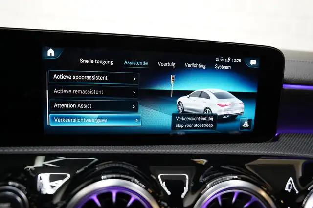 Mercedes-Benz 250 view 19