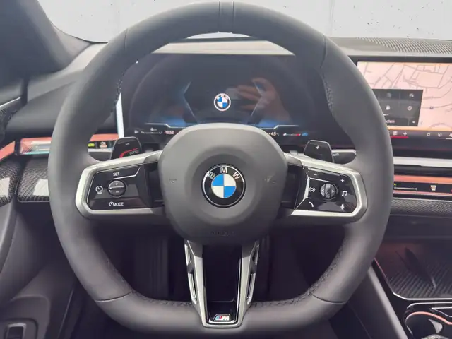 BMW 5 Series view 11