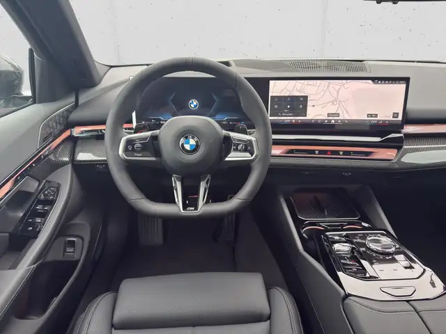 BMW 5 Series view 12