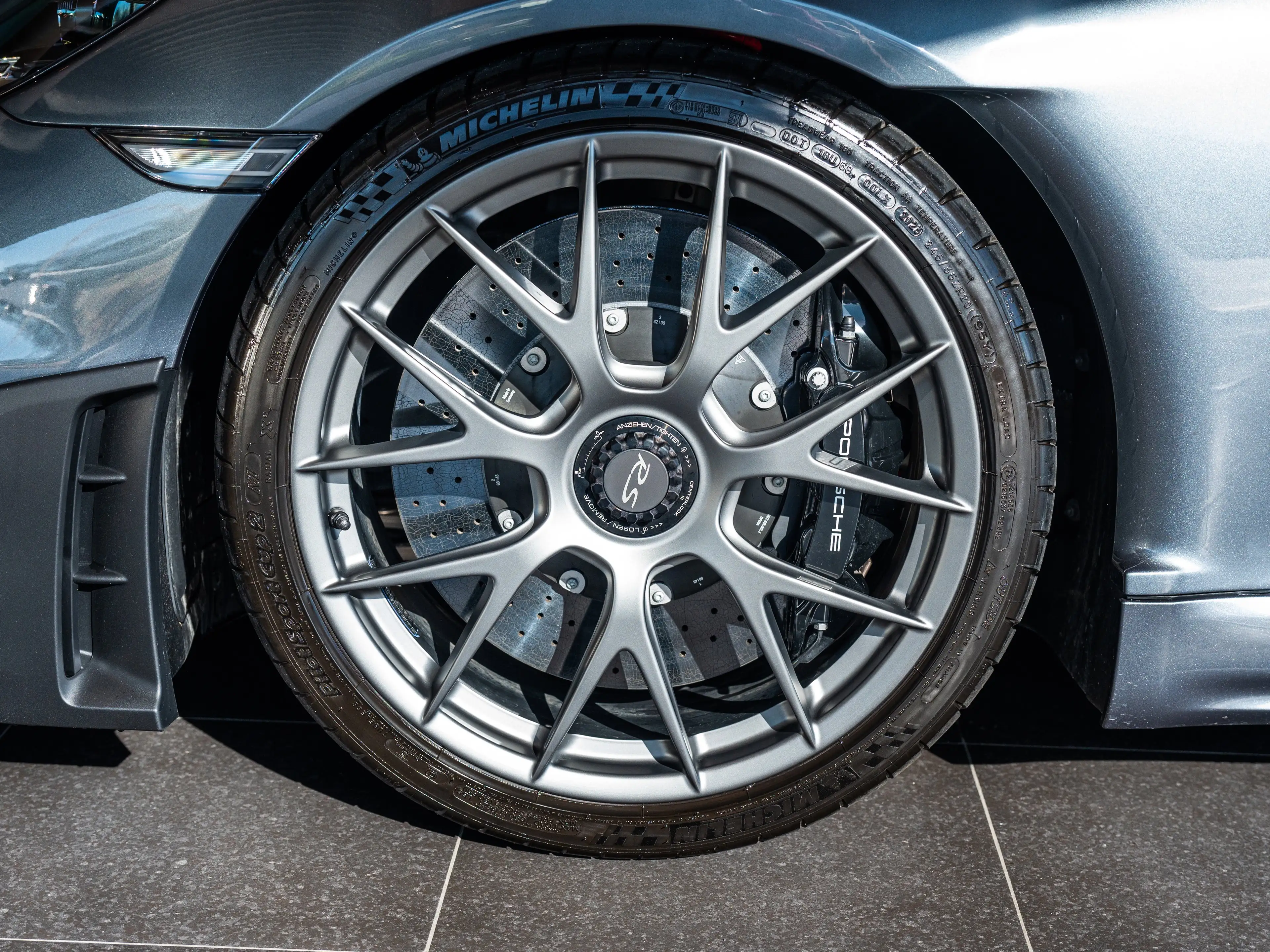 Porsche 718 Spyder 718 Spyder RS — photo 11