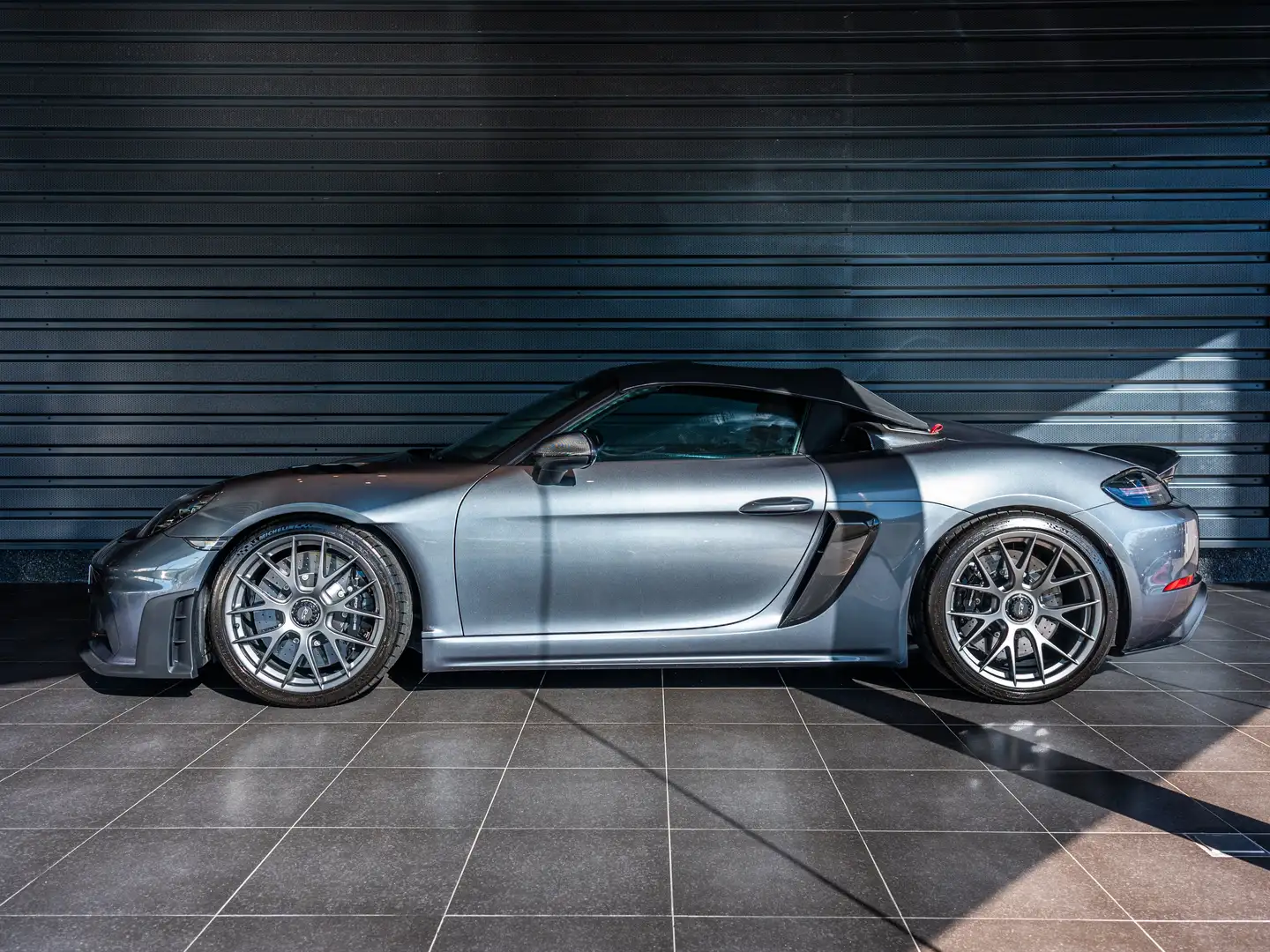Porsche 718 Spyder 718 Spyder RS Gris - 2