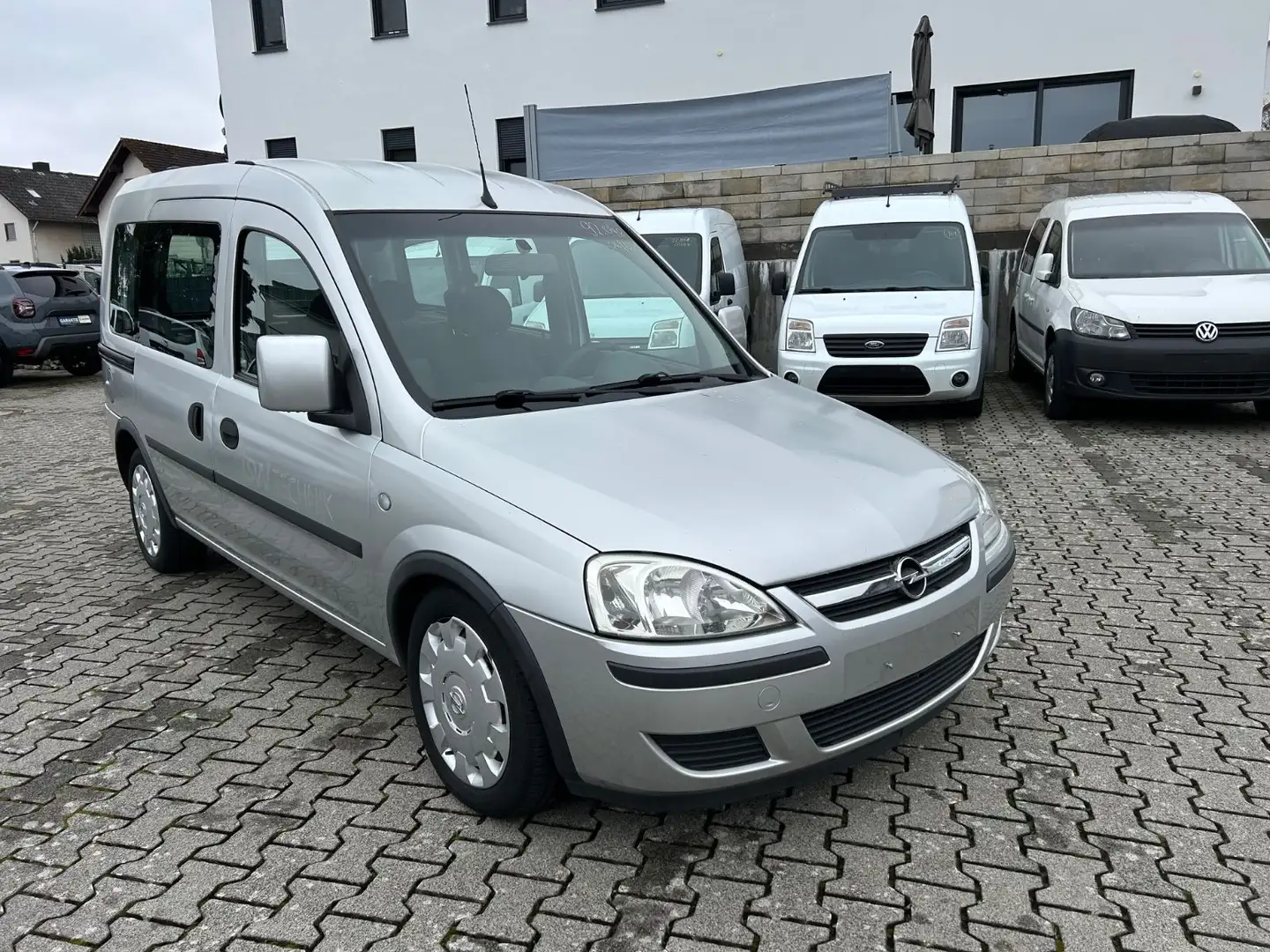 Opel Combo 1.7 CDTI Combi 5 Sitzer ( TÜV NEU ) Silber - 2