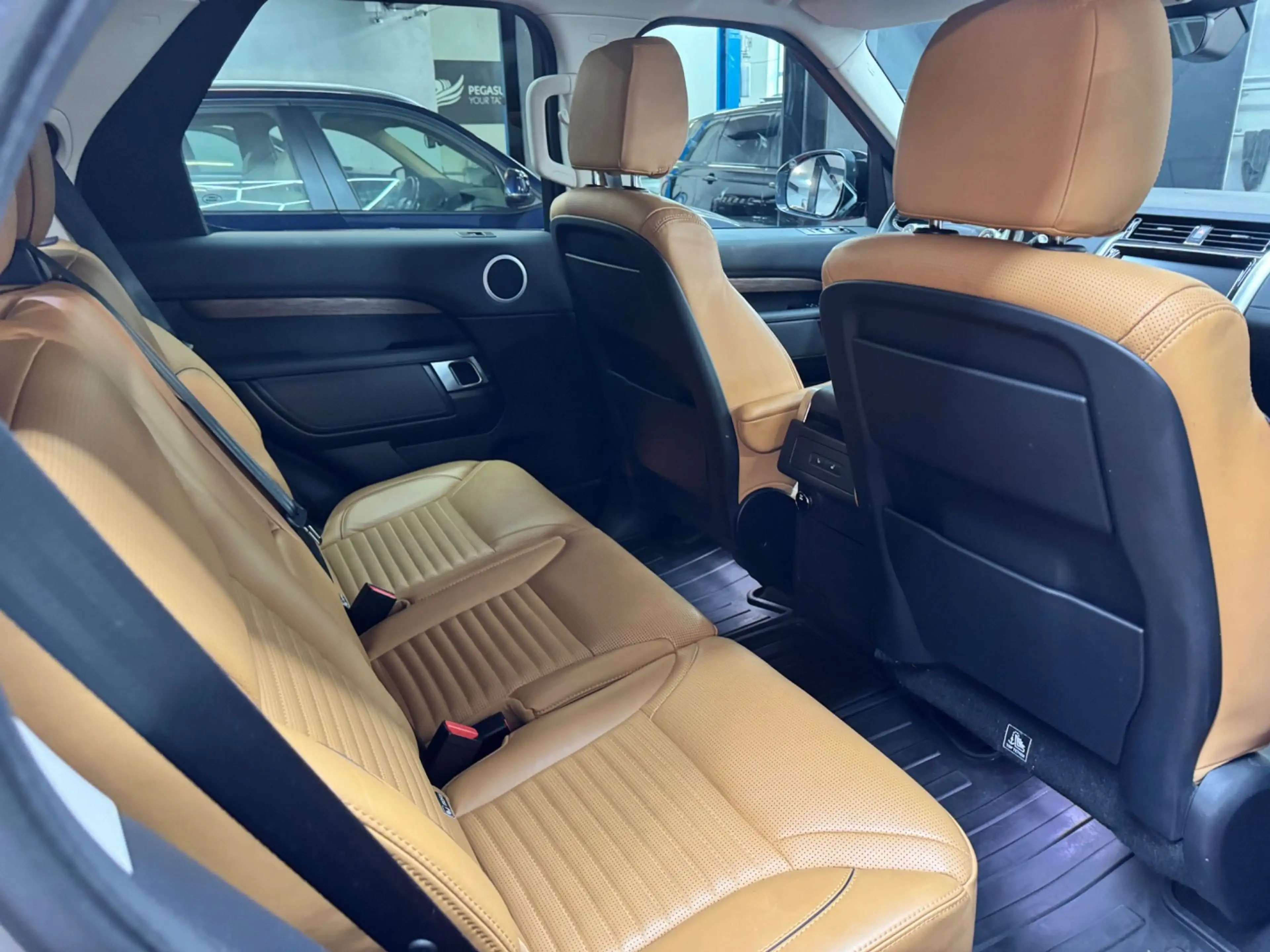 Land Rover Discovery 5 2,0 SD4 HSE Luxury Aut. — photo 14
