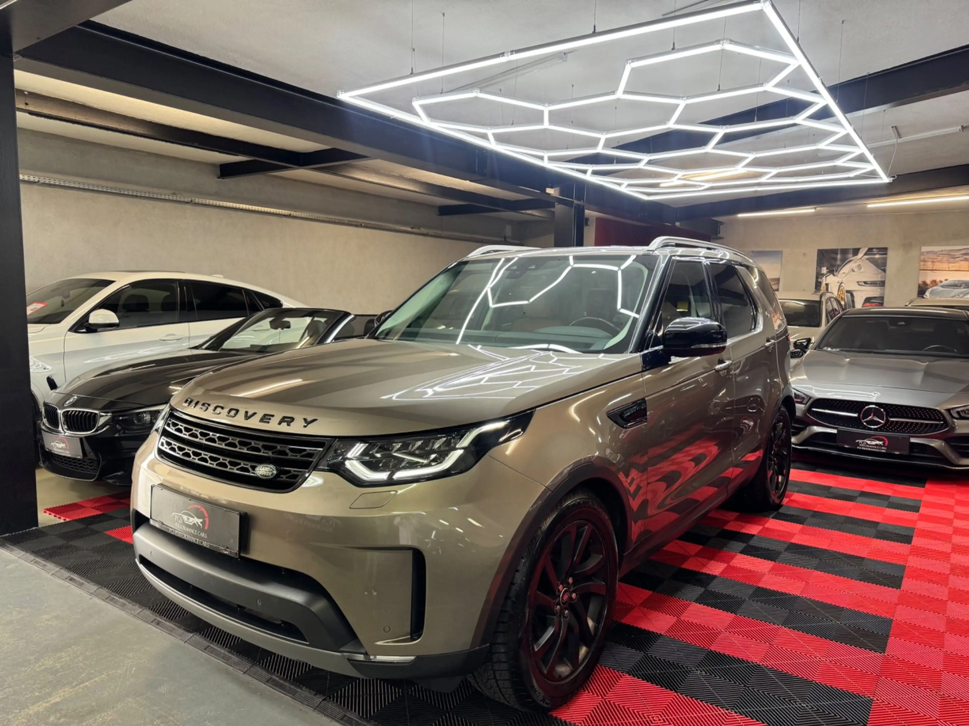 Land Rover Discovery 5 2,0 SD4 HSE Luxury Aut. — photo 3