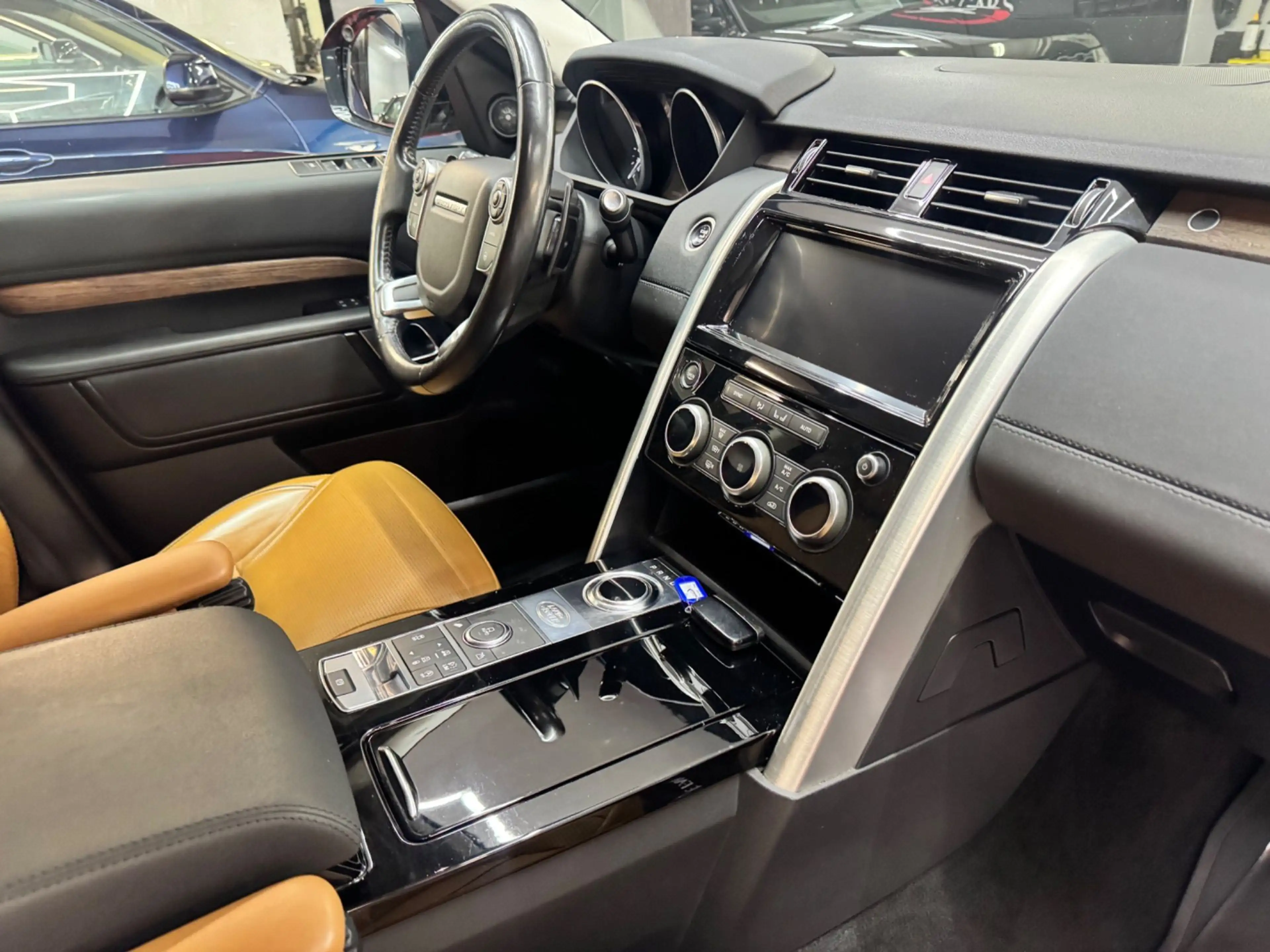 Land Rover Discovery 5 2,0 SD4 HSE Luxury Aut. — photo 7