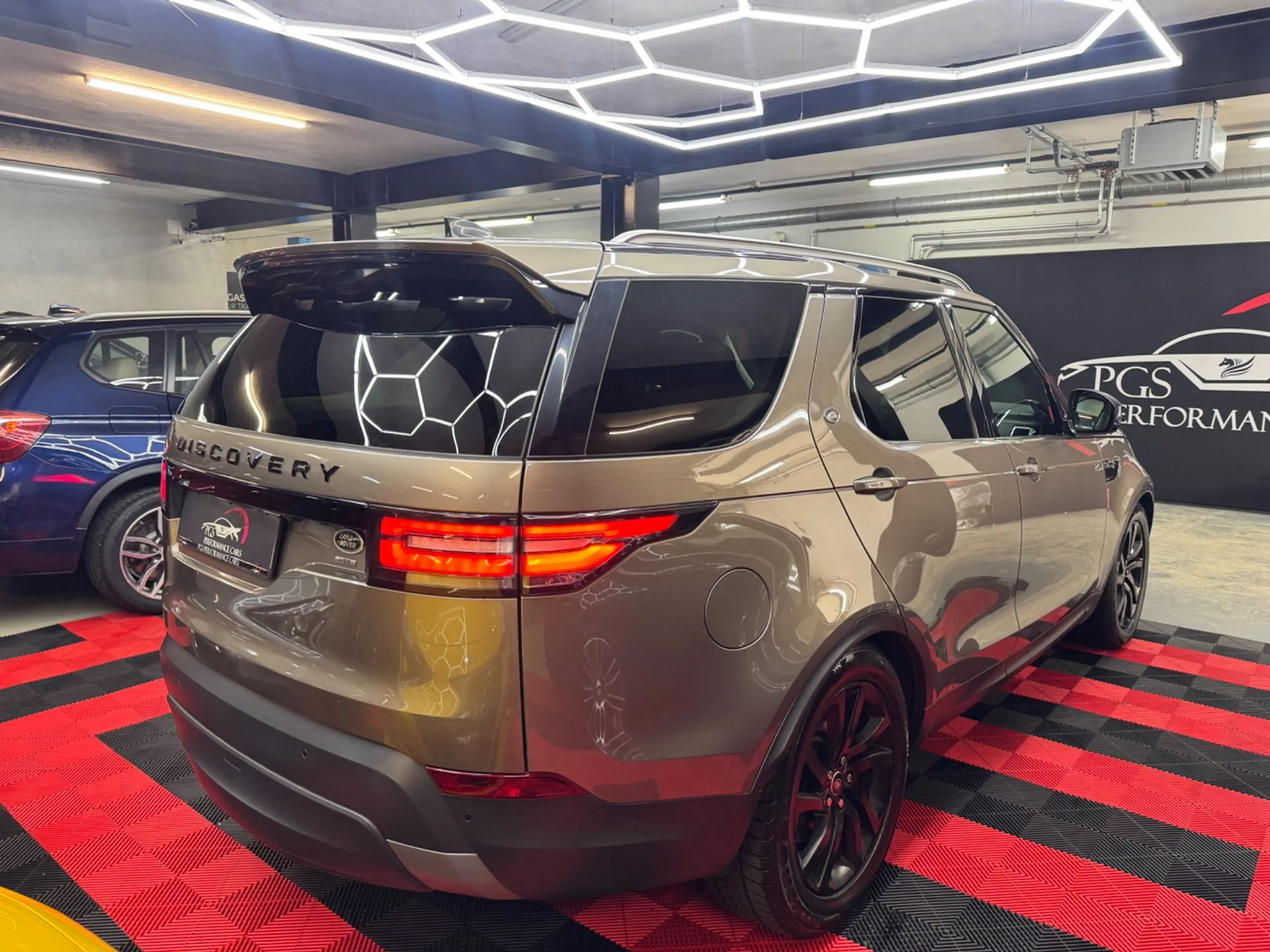 Land Rover Discovery 5 2,0 SD4 HSE Luxury Aut. — photo 5