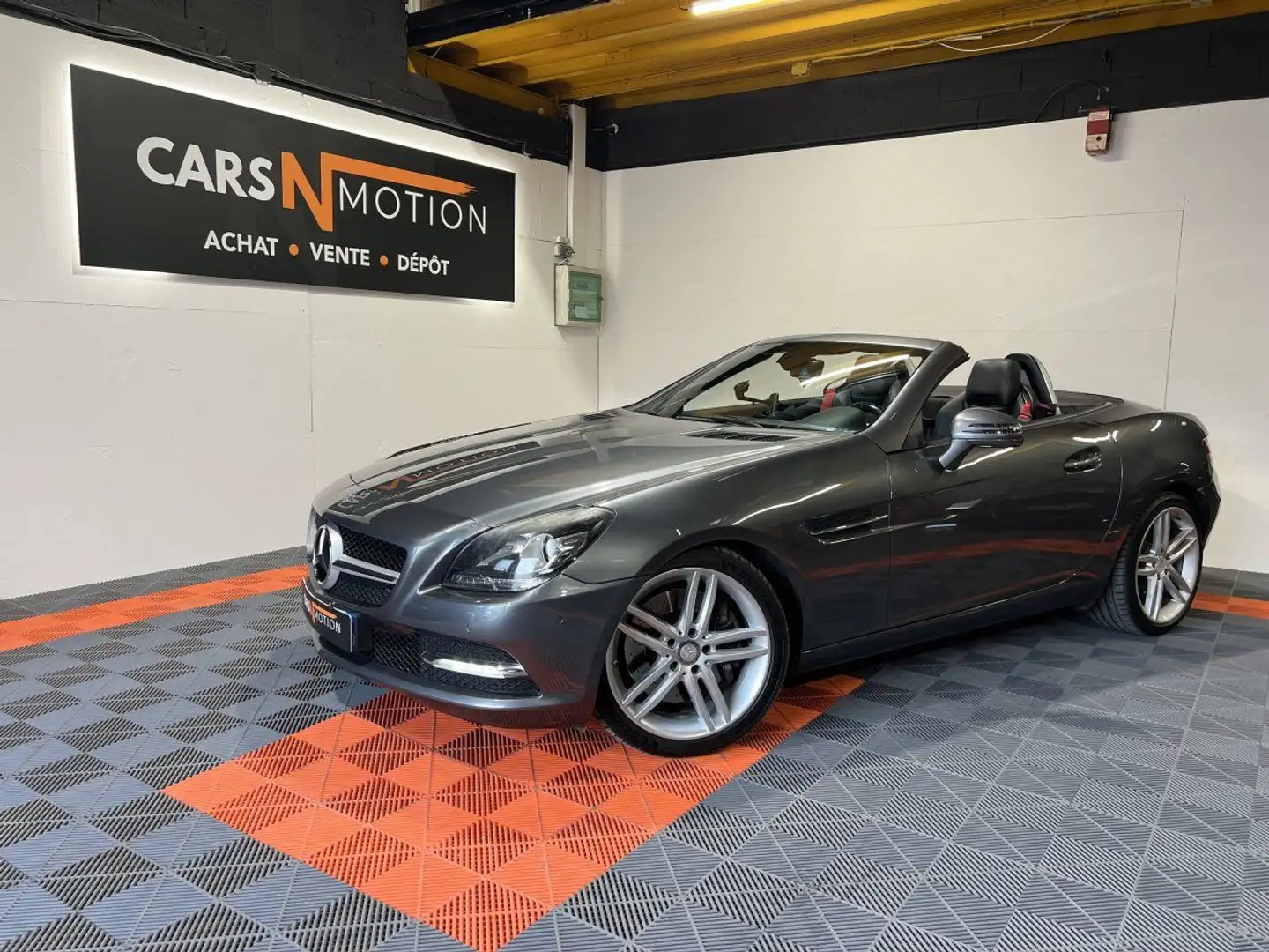 Mercedes-Benz SLK (R172) 250d 204ch 9G-Tronic / 1ere main Grau - 1