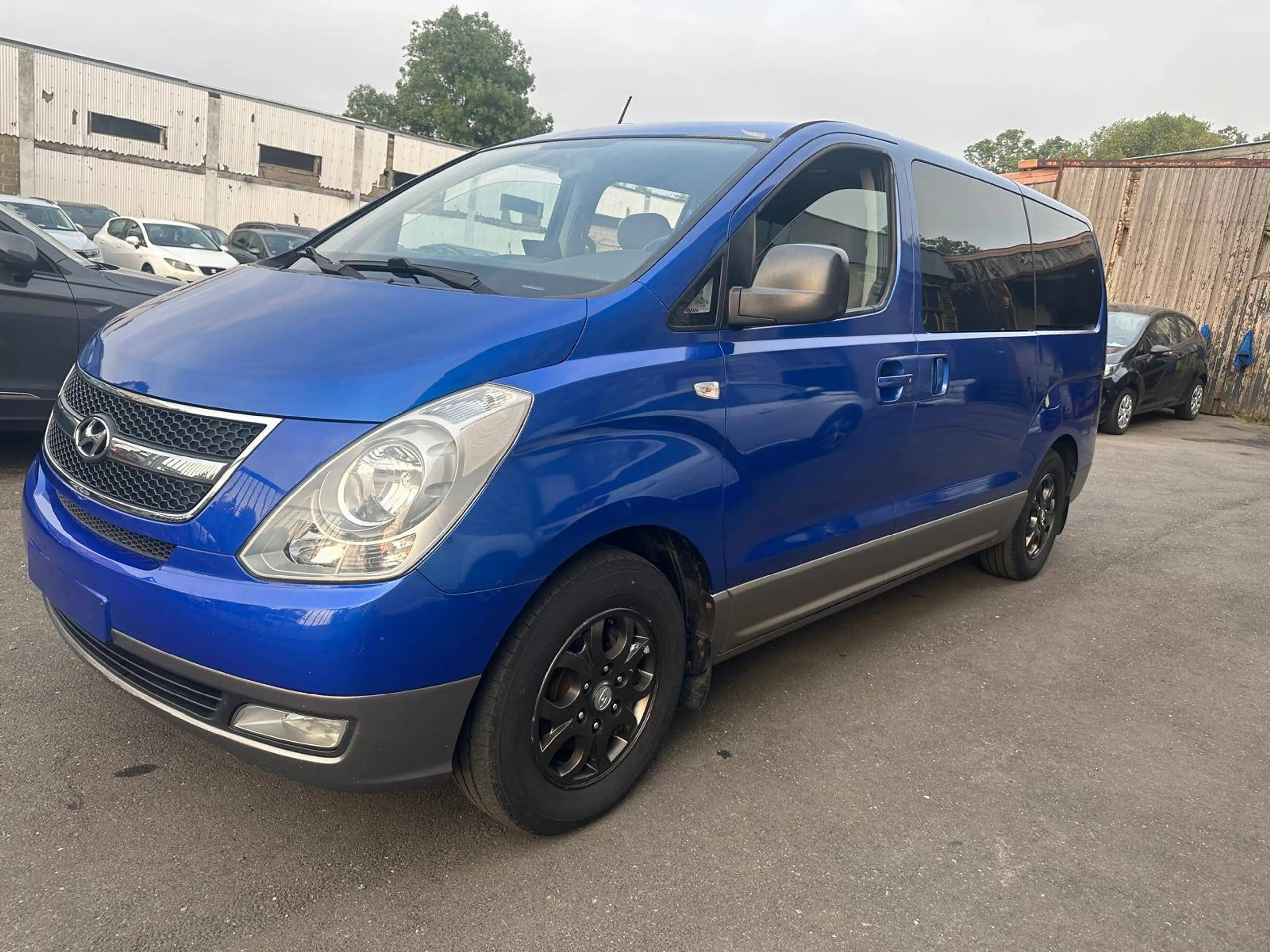 Hyundai H-1 8 platz