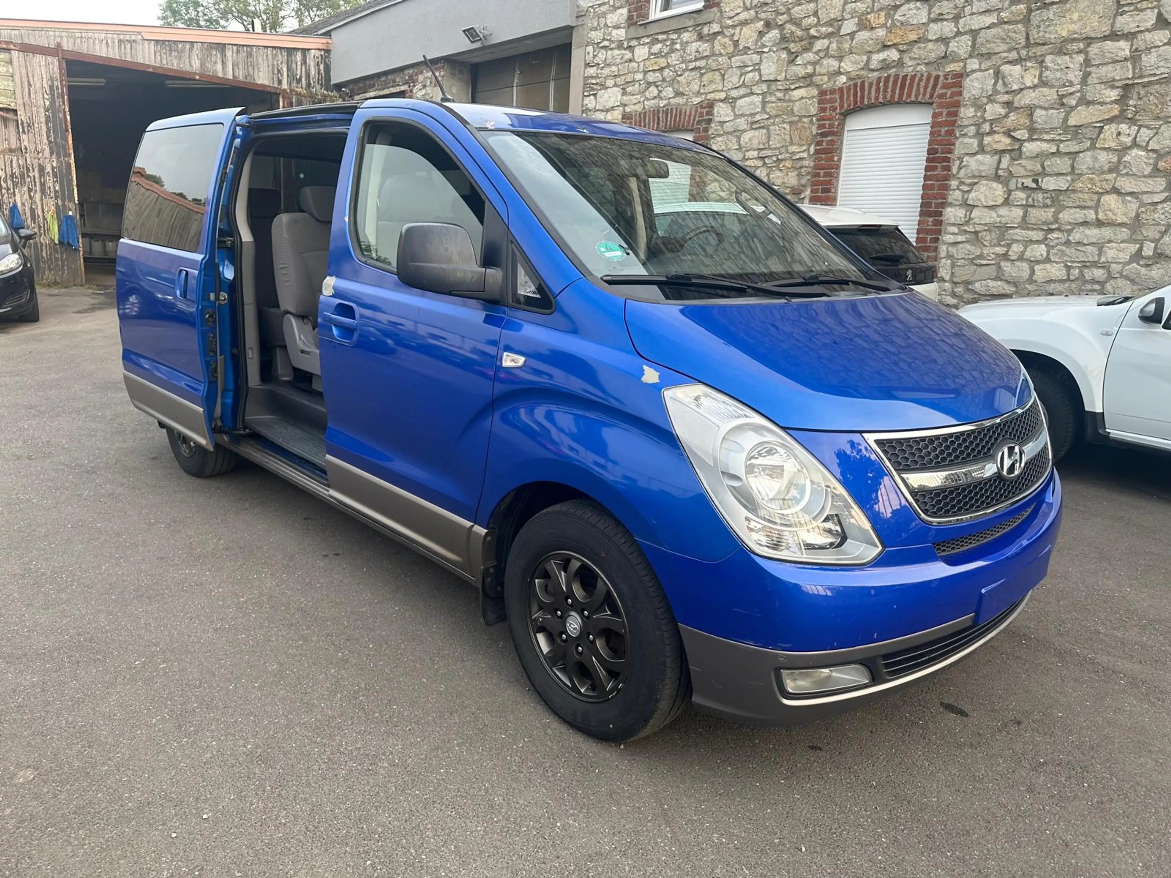 Hyundai H-1 8 platz — photo 3