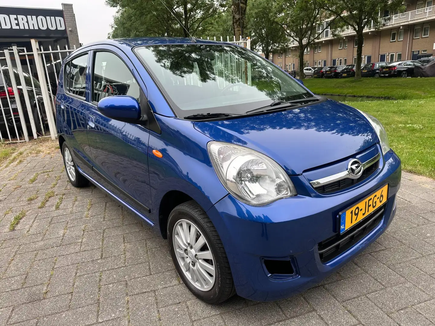 Daihatsu Cuore 1.0 Premium Albastru - 2