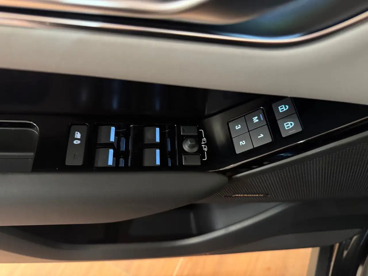 Land Rover Range Rover Velar снимка Land Rover Range Rover Velar