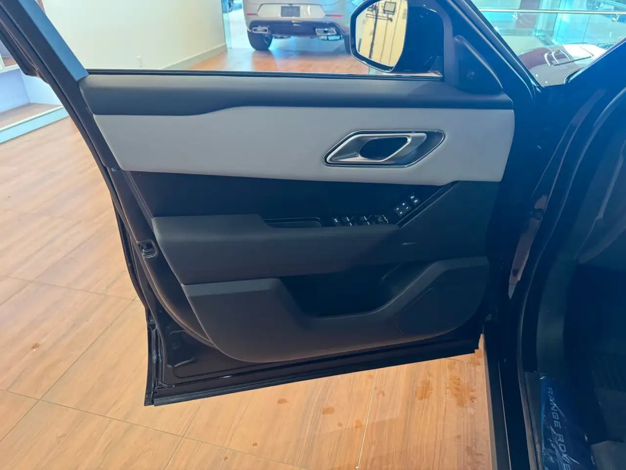 Land Rover Range Rover Velar снимка Land Rover Range Rover Velar