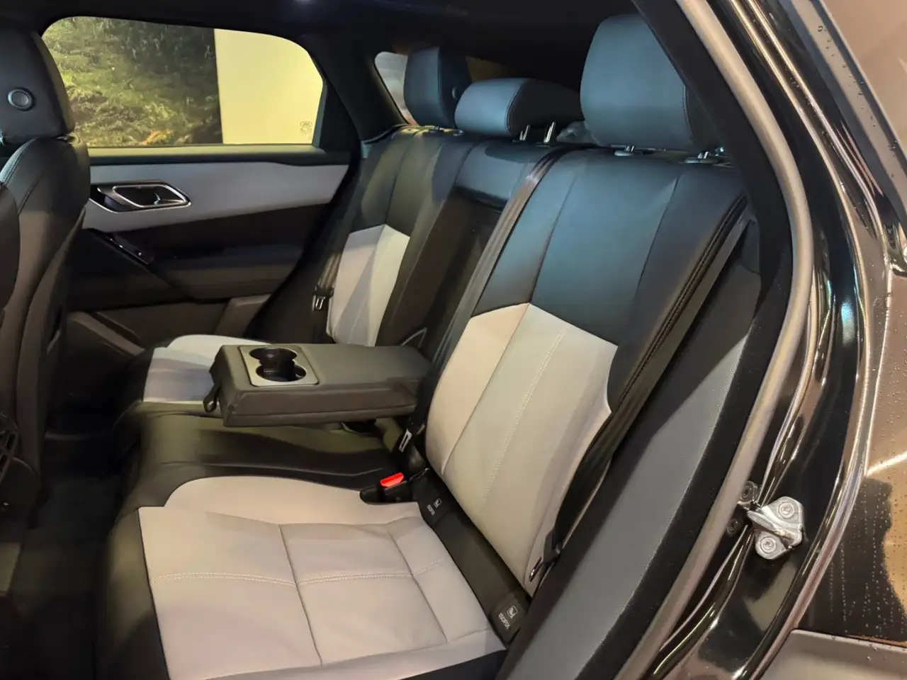 Land Rover Range Rover Velar снимка Land Rover Range Rover Velar
