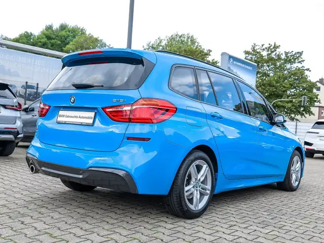BMW 2 Series view 2