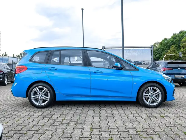 BMW 2 Series view 10