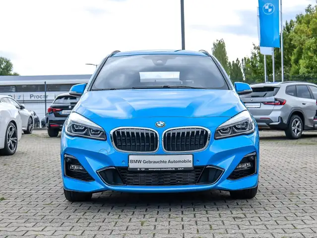 BMW 2 Series view 8