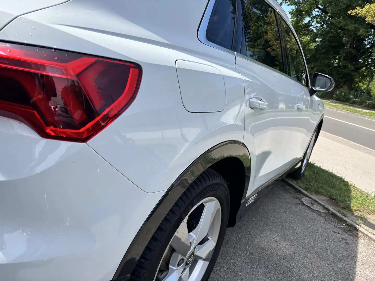 Audi Q3 35 TDI quattro S line Blanc - 2