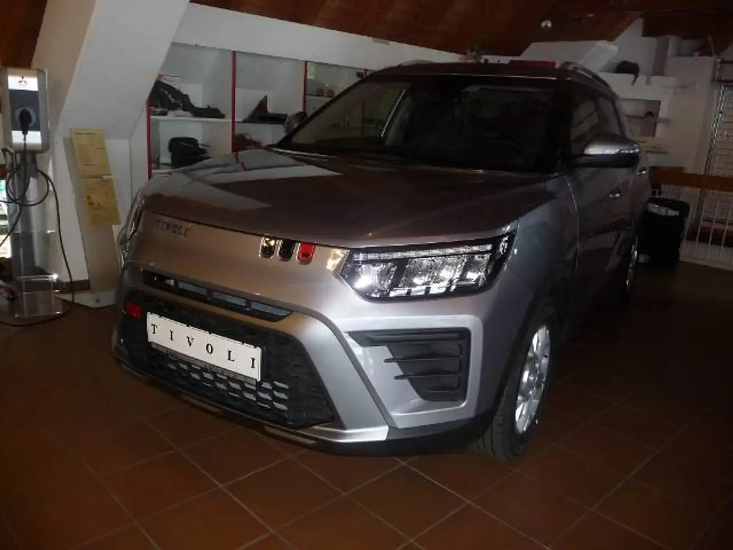 SsangYong Tivoli TIVOLIGrand AMBER 1,5 4X2 AT Silber - 1