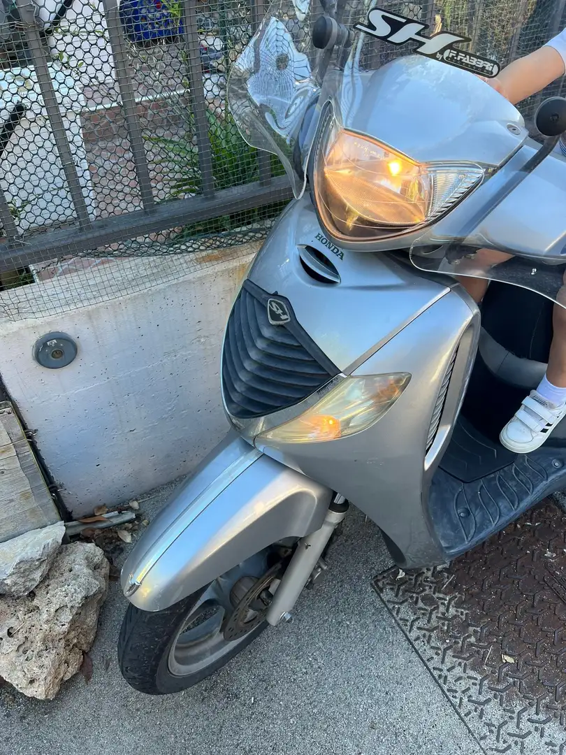 Honda SH 150 I Šedá - 2