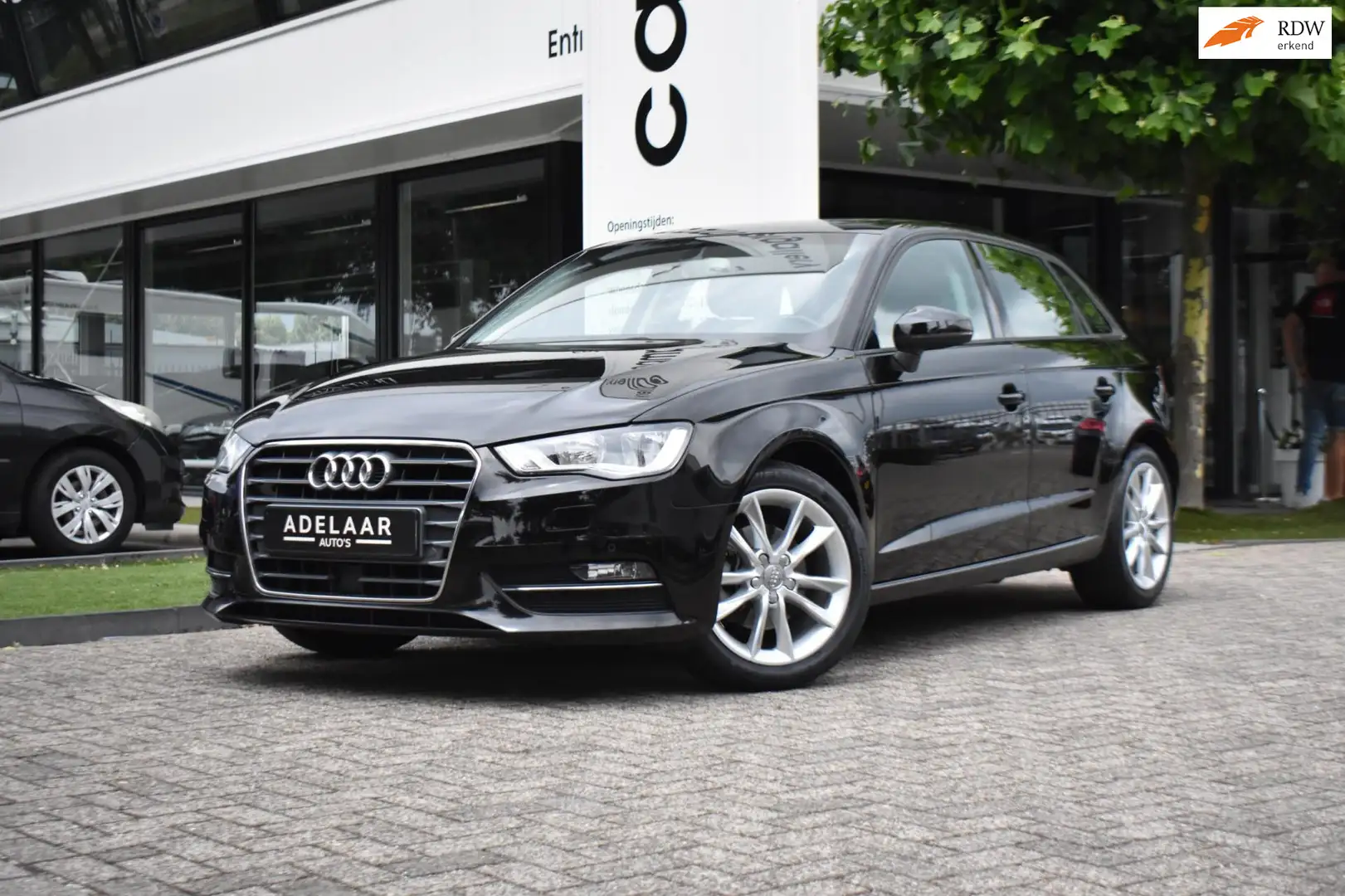 Audi A3 Sportback 1.2 TFSI AMBITION, NAVI, STOELVERWARMING Zwart - 1